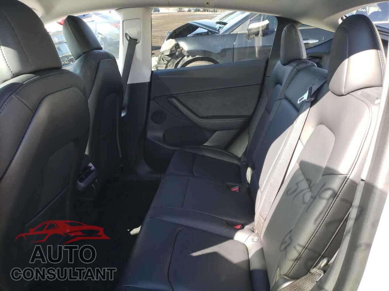 TESLA MODEL Y 2021 - 5YJYGDEE8MF072579