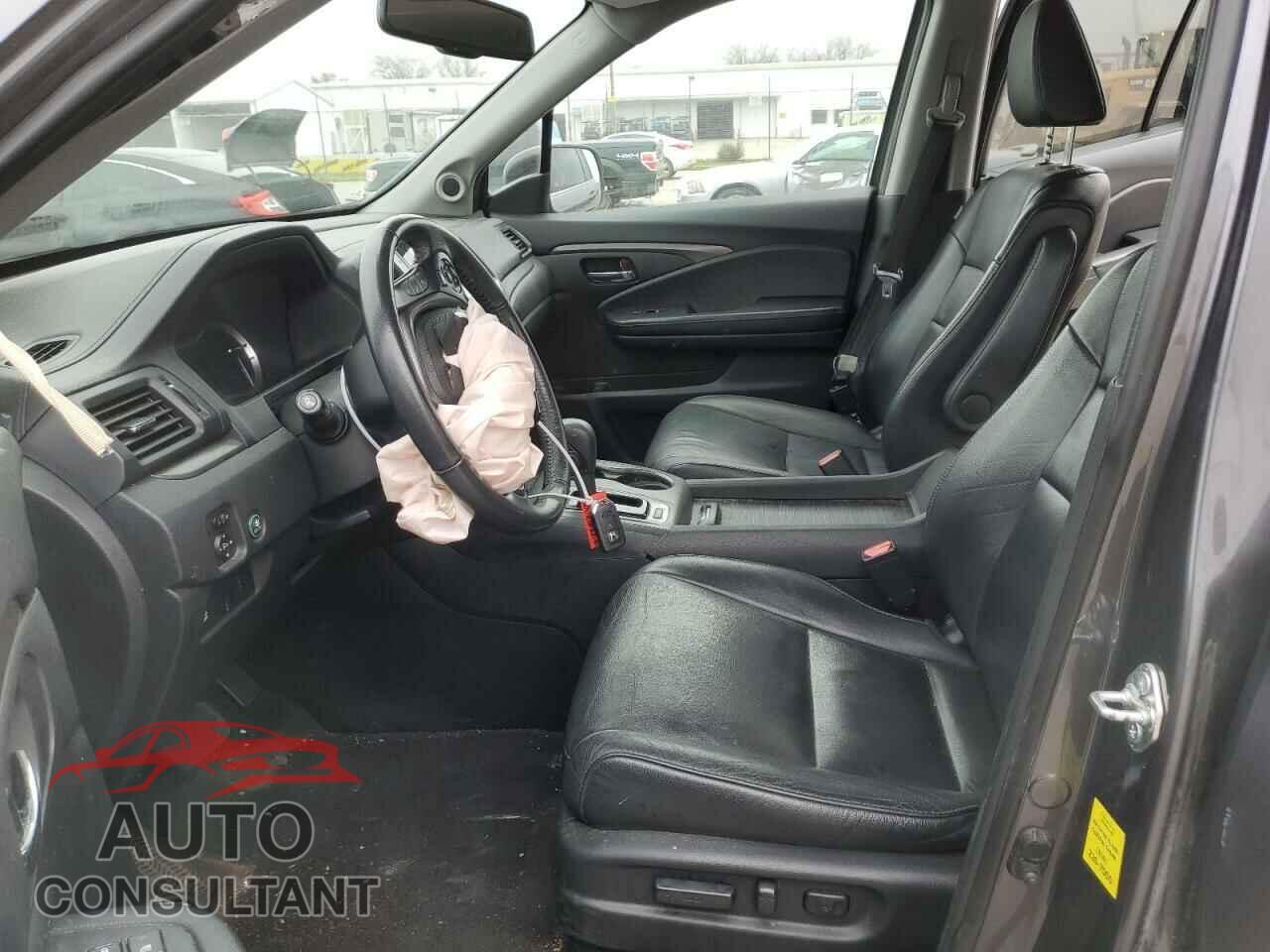 HONDA PILOT 2017 - 5FNYF5H59HB040556