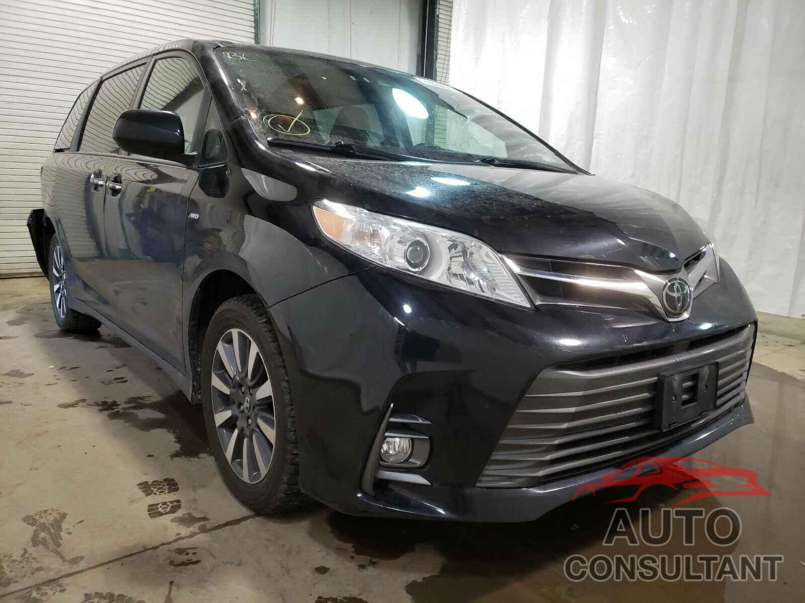 TOYOTA SIENNA 2018 - 5TDDZ3DC9JS191395