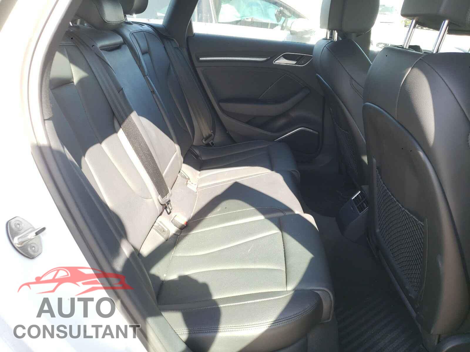 AUDI A3 2018 - WAUTPBFF6JA107689