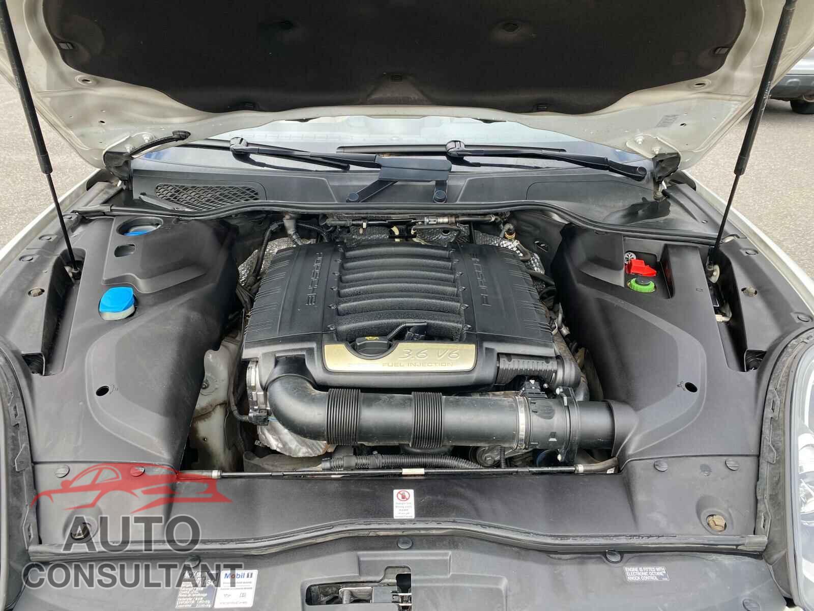 PORSCHE CAYENNE 2016 - WP1AA2A24GLA08686