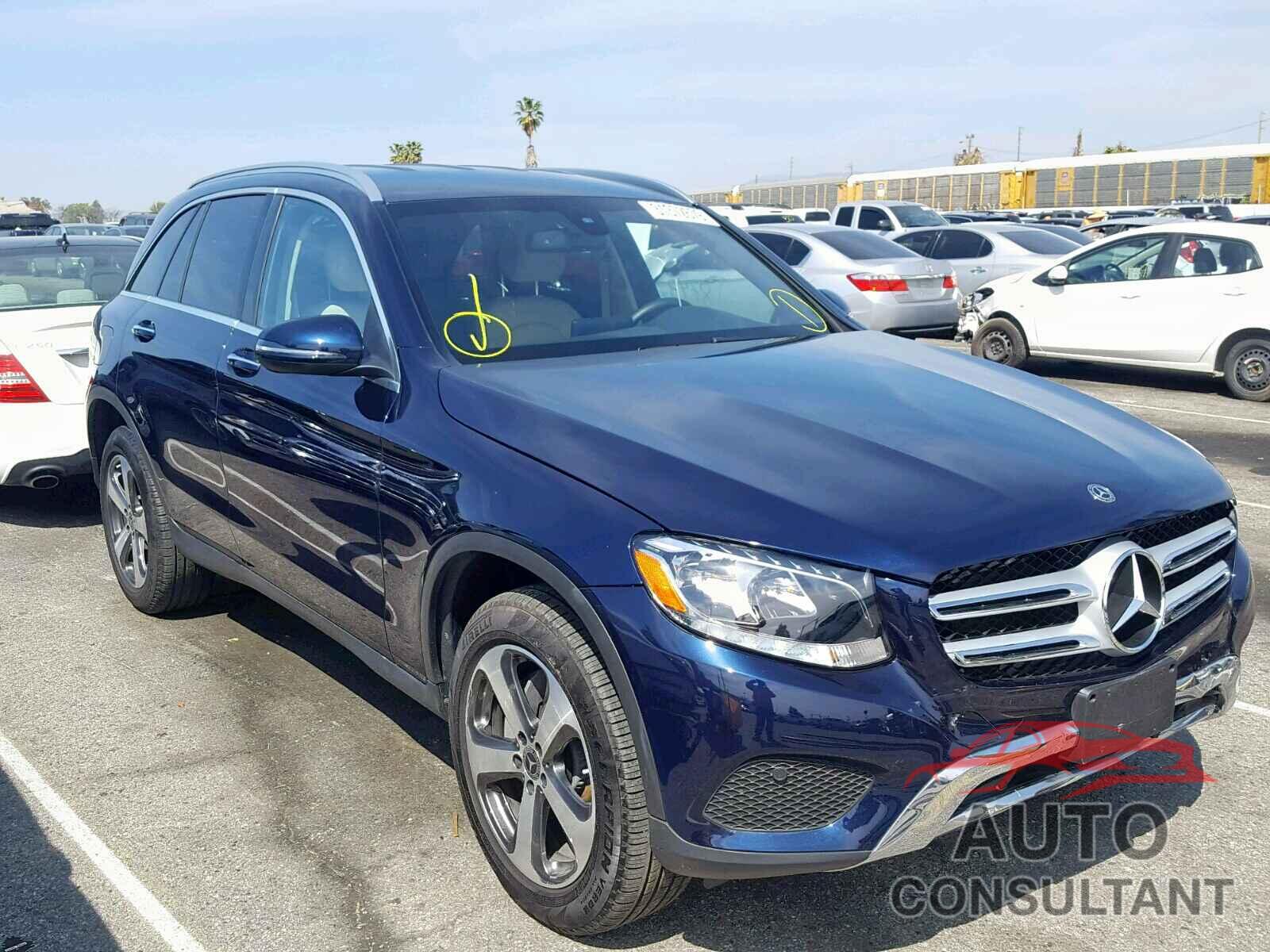 MERCEDES-BENZ GLC 300 2018 - 5YFBURHE2KP948376