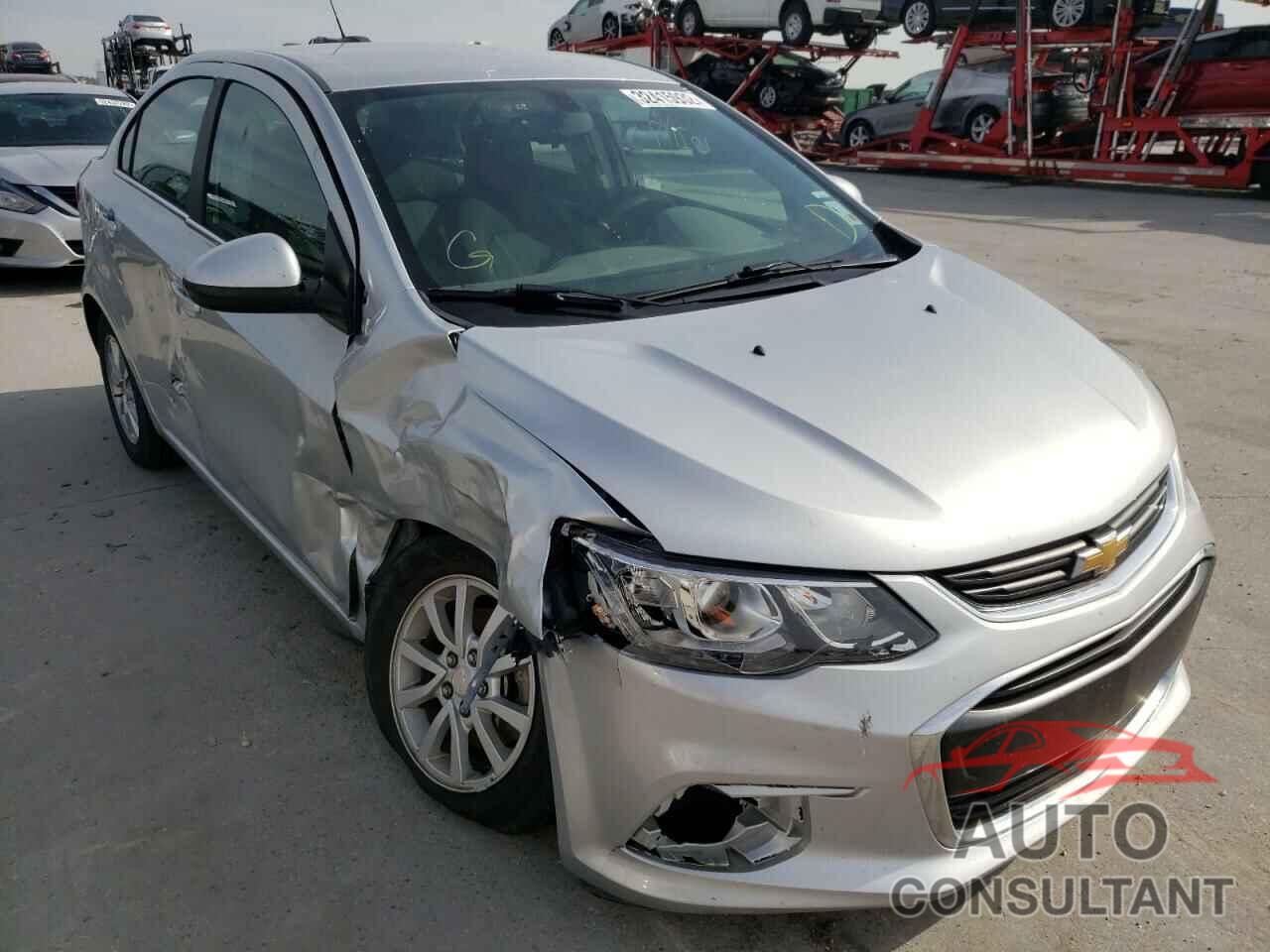 CHEVROLET SONIC 2018 - 1G1JD5SH1J4110843