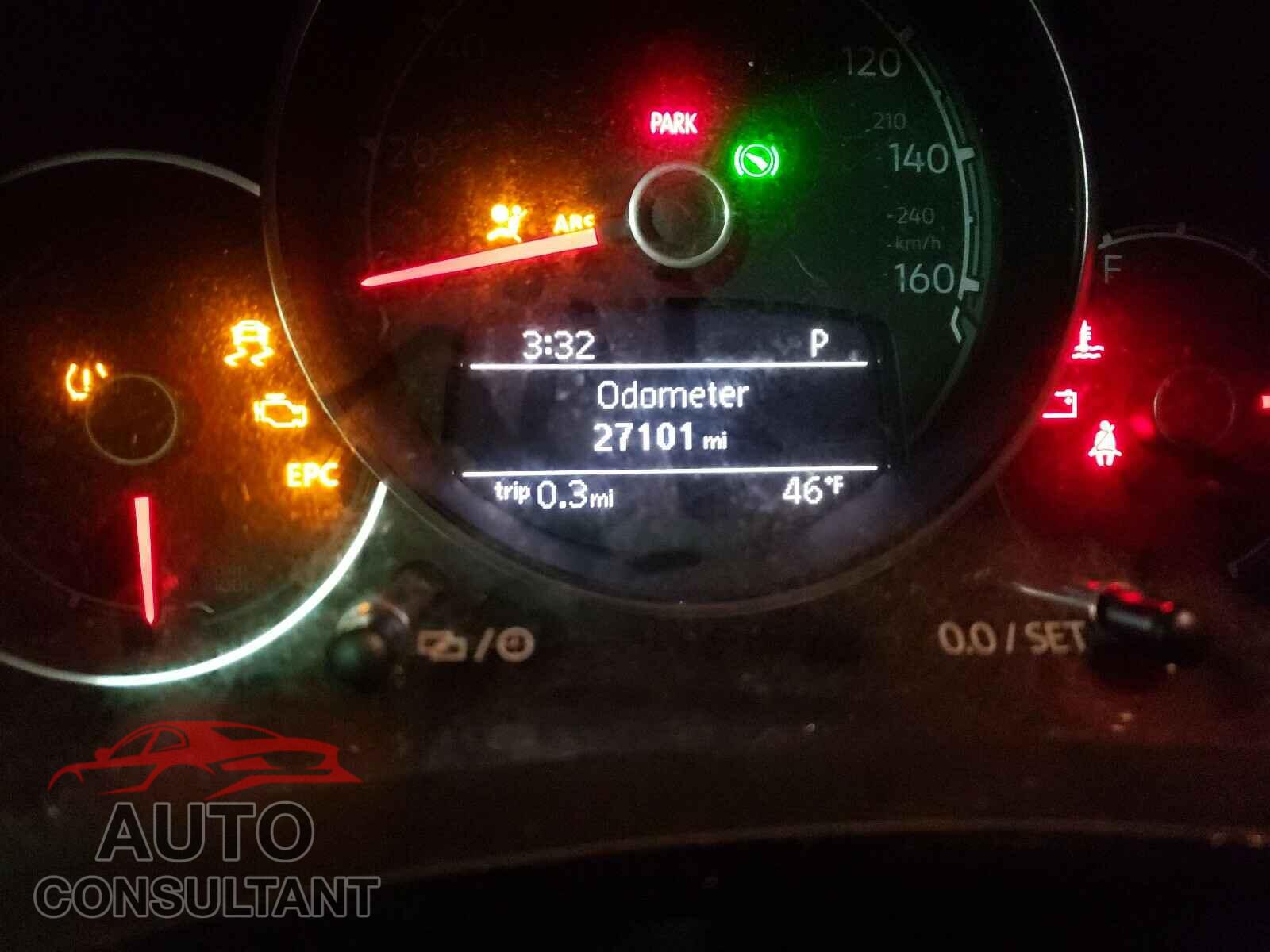 VOLKSWAGEN BEETLE 2019 - 3VWFD7AT4KM705364