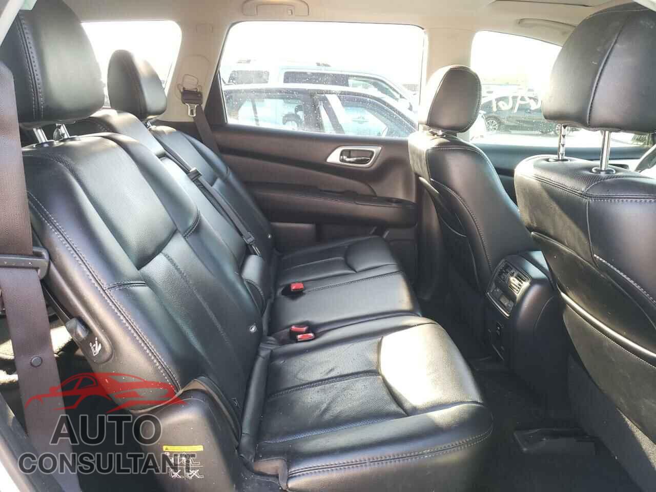 NISSAN PATHFINDER 2017 - 5N1DR2MN2HC696567