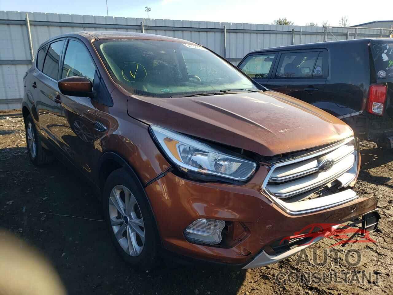 FORD ESCAPE 2017 - 1FMCU0GD5HUA74427