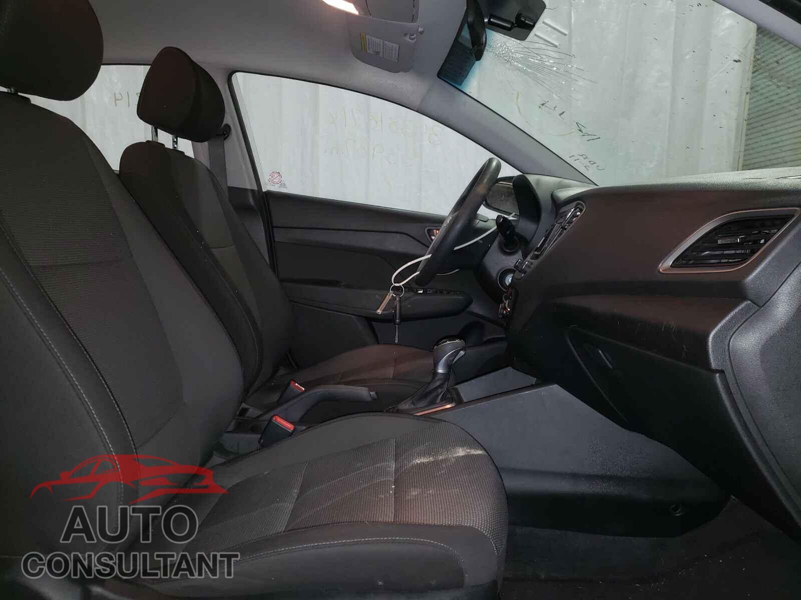 HYUNDAI ACCENT 2018 - 3KPC24A37JE013778