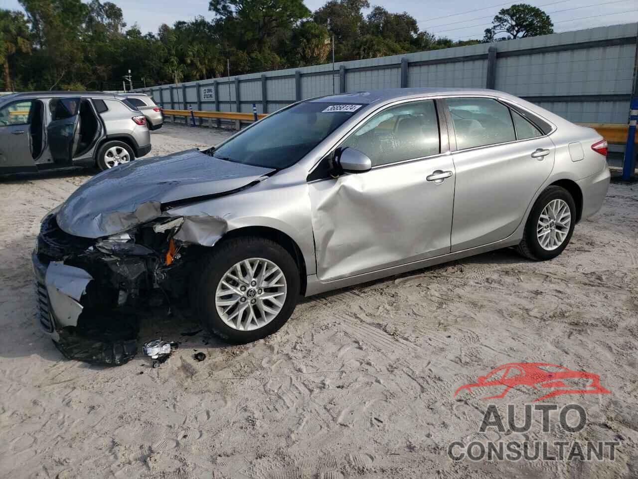 TOYOTA CAMRY 2016 - 4T4BF1FK3GR547645