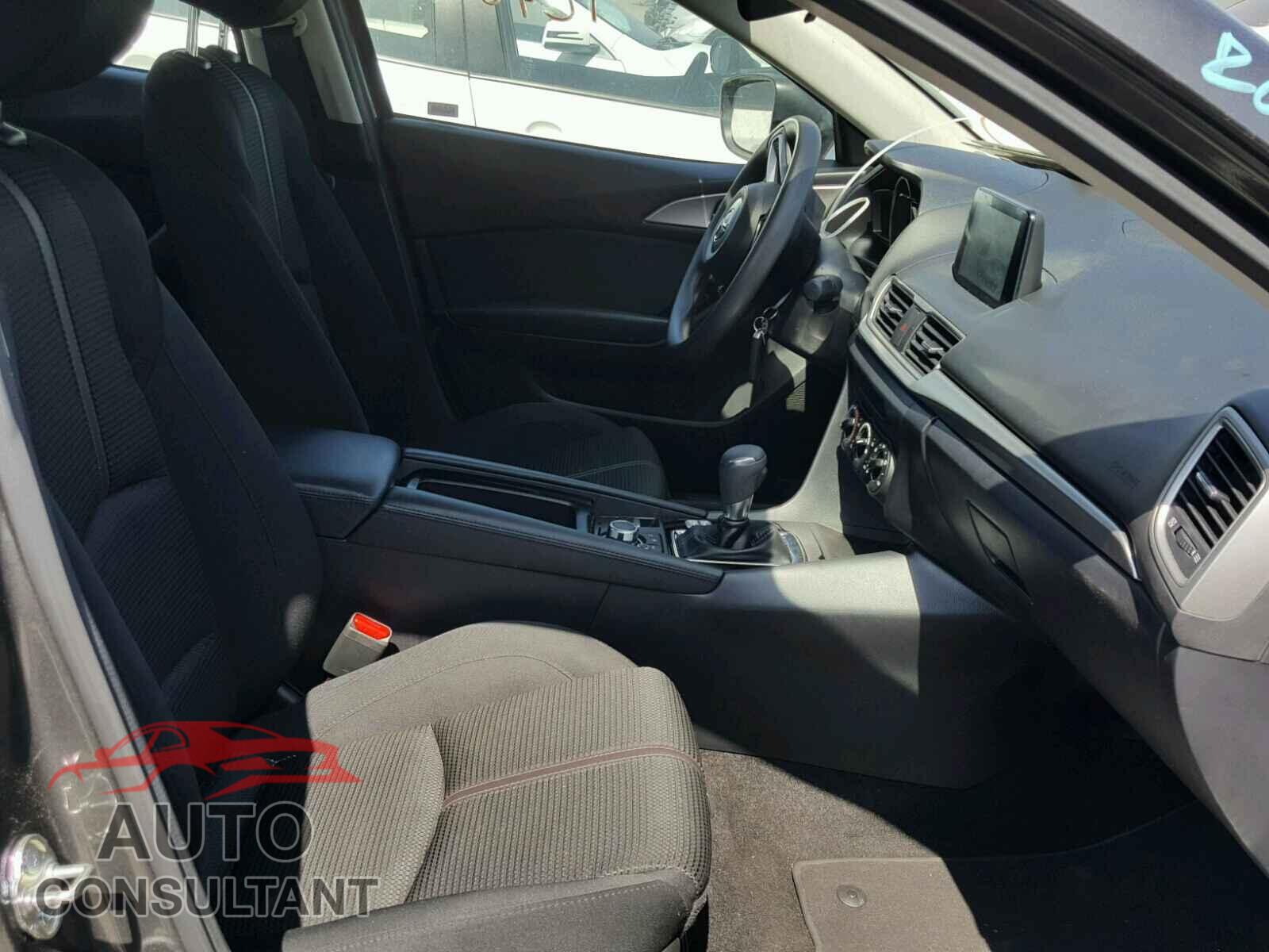 MAZDA 3 2017 - 3MZBN1U76HM112315