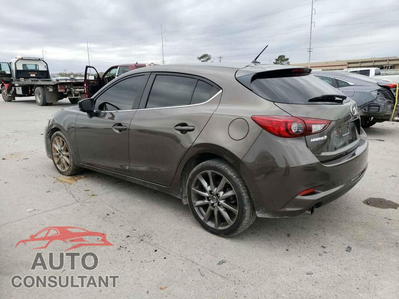 MAZDA 3 2018 - 3MZBN1L39JM161920