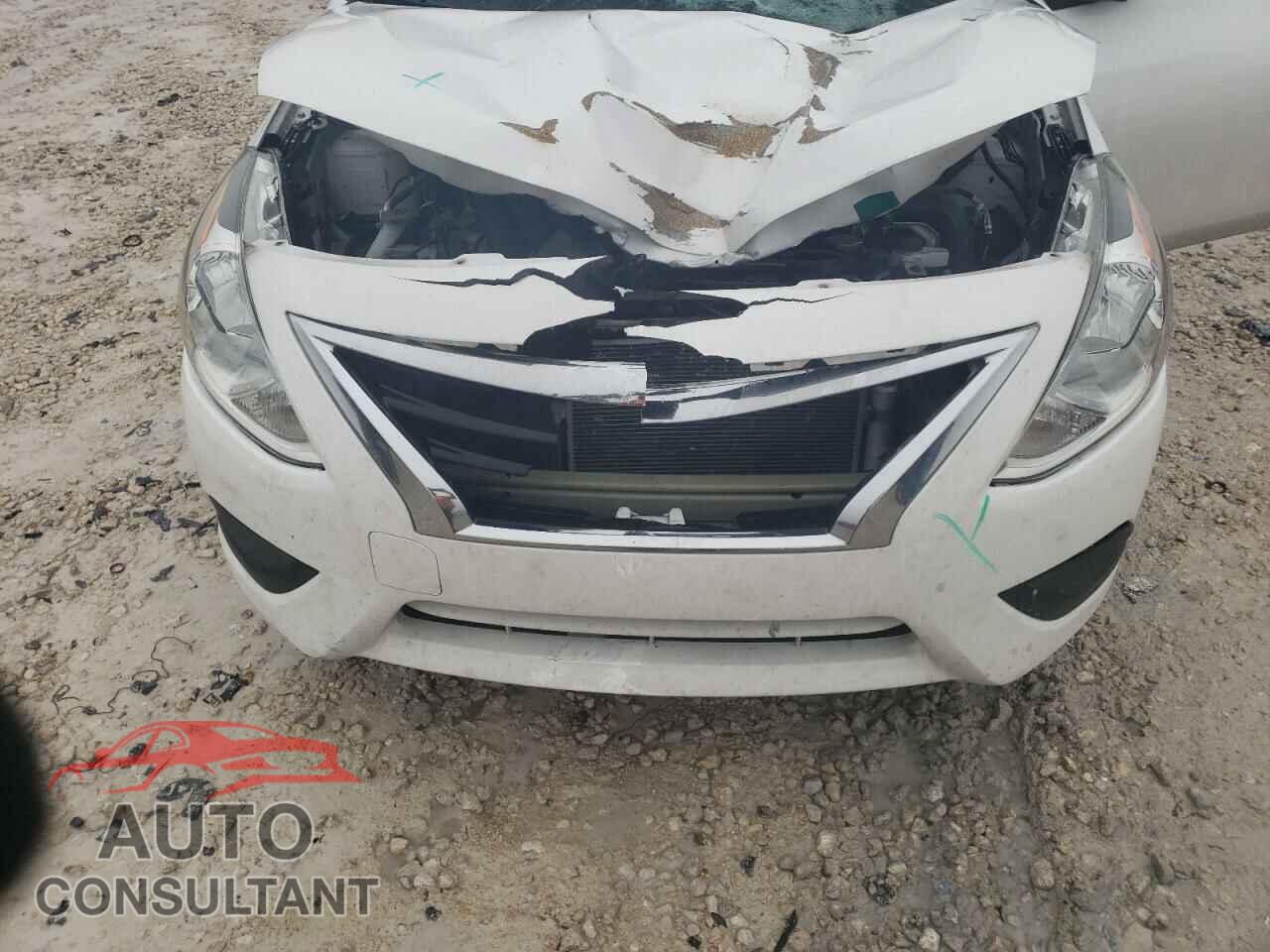 NISSAN VERSA 2019 - 3N1CN7AP3KL814607