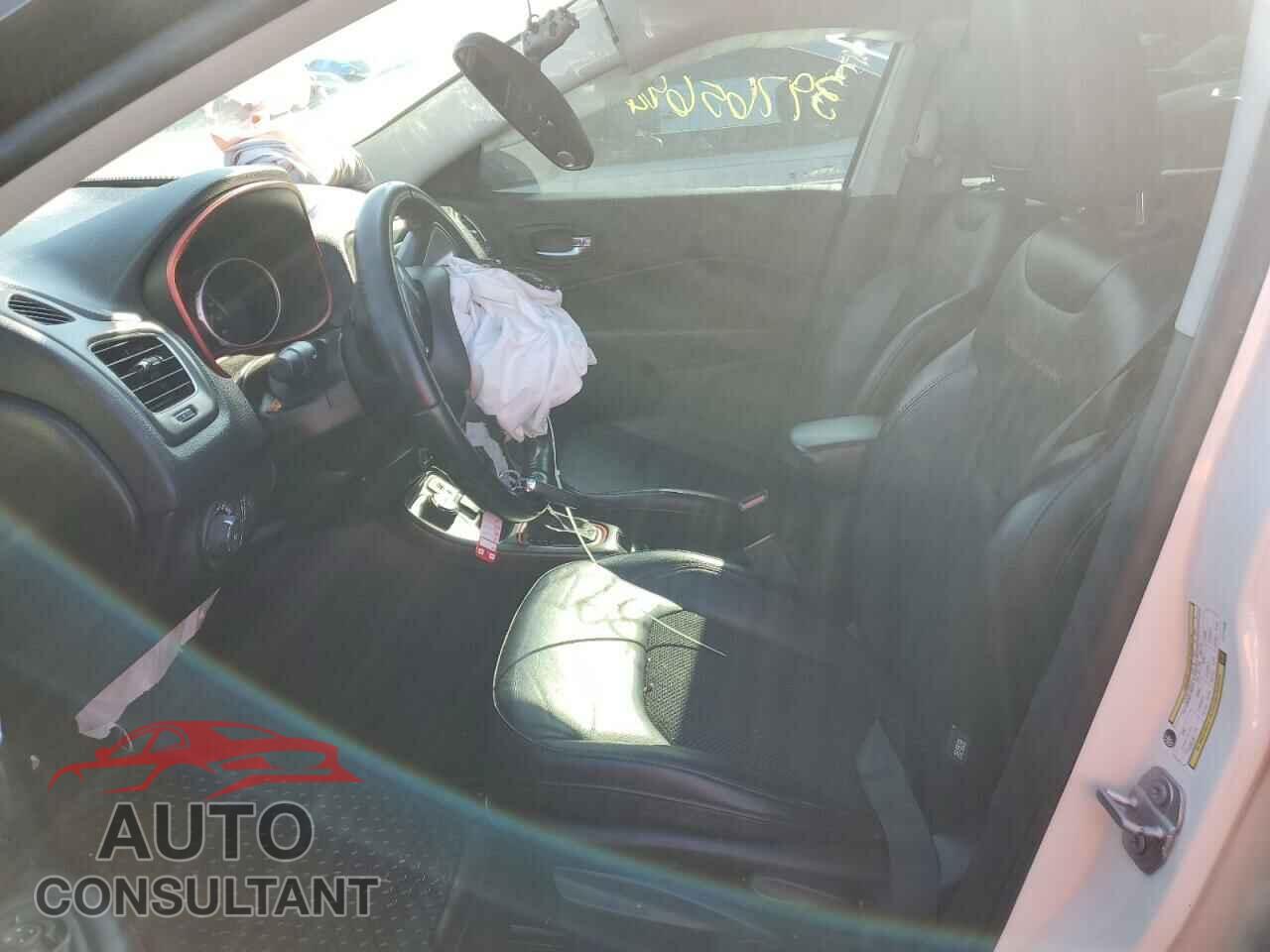 JEEP COMPASS 2020 - 3C4NJDDB0LT111449