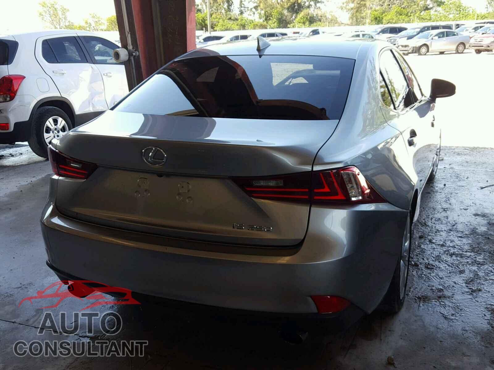 LEXUS IS250 2015 - JTHBF1D25F5075764