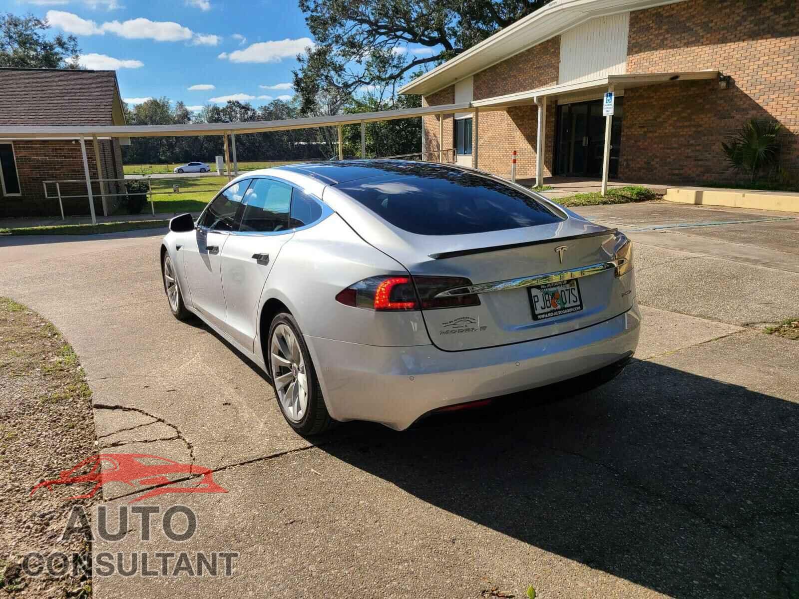 TESLA MODEL S 2017 - 5YJSA1E24HF175984