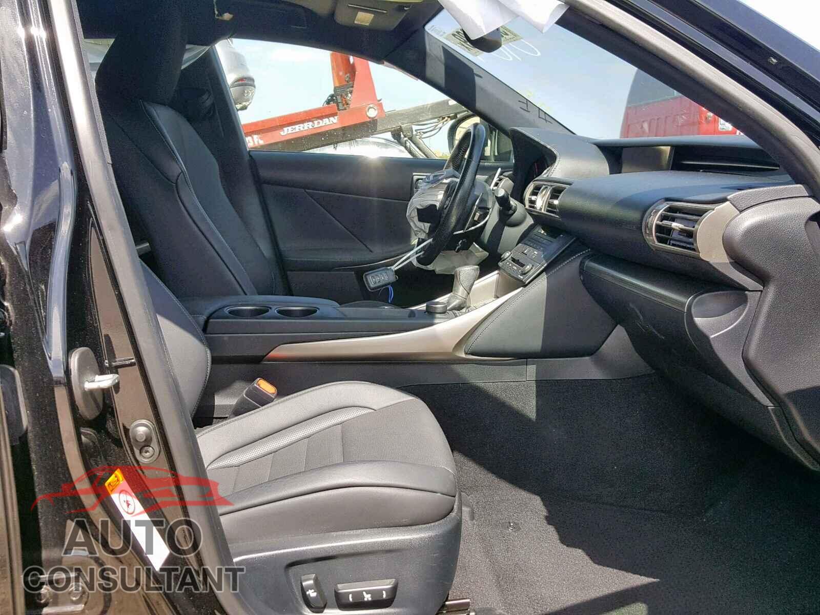 LEXUS IS 2016 - JTHBA1D20G5010109