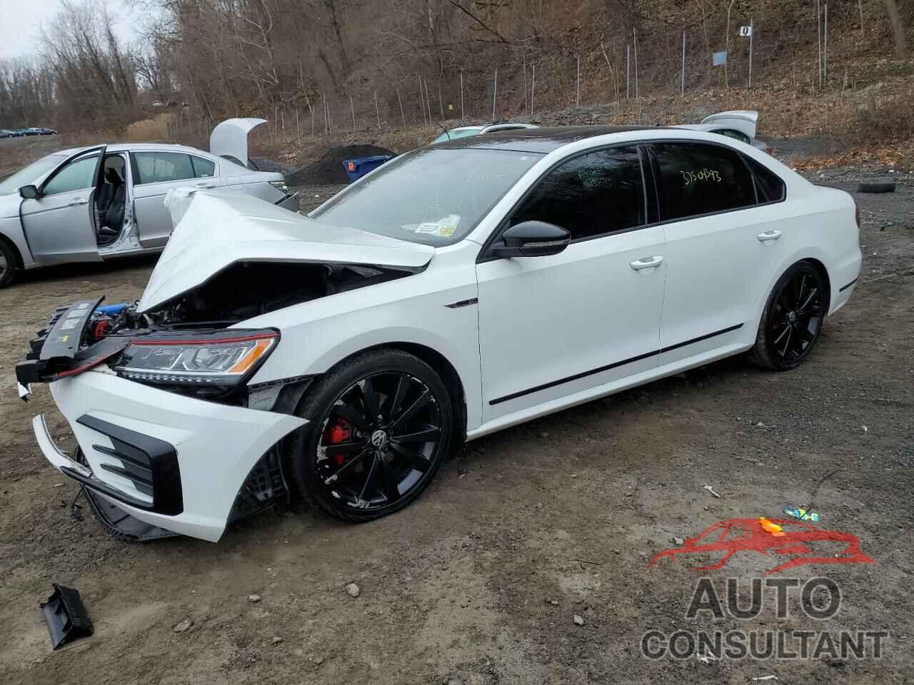 VOLKSWAGEN PASSAT 2018 - 1VWJM7A38JC037031