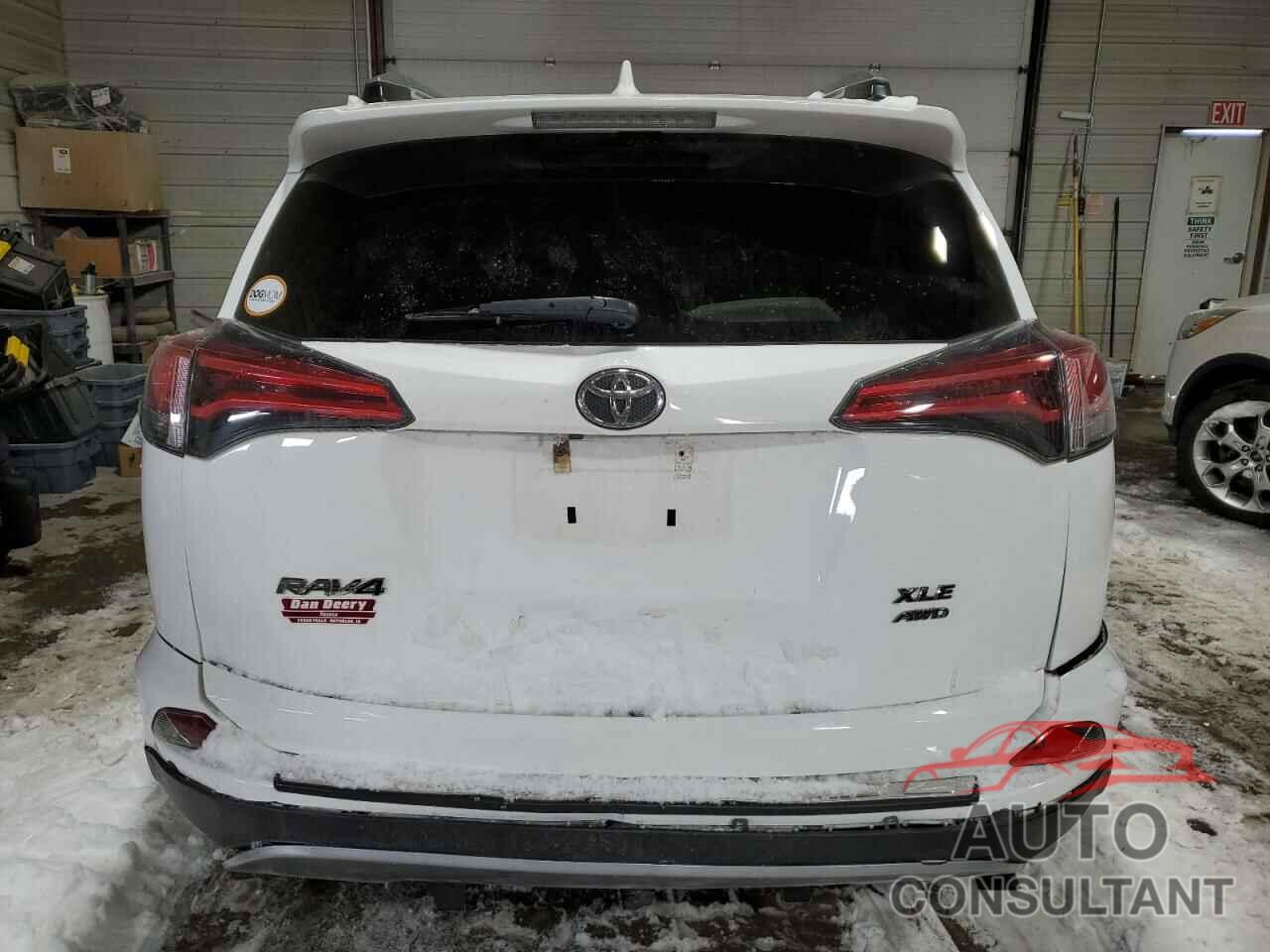 TOYOTA RAV4 2018 - 2T3RFREV3JW744929