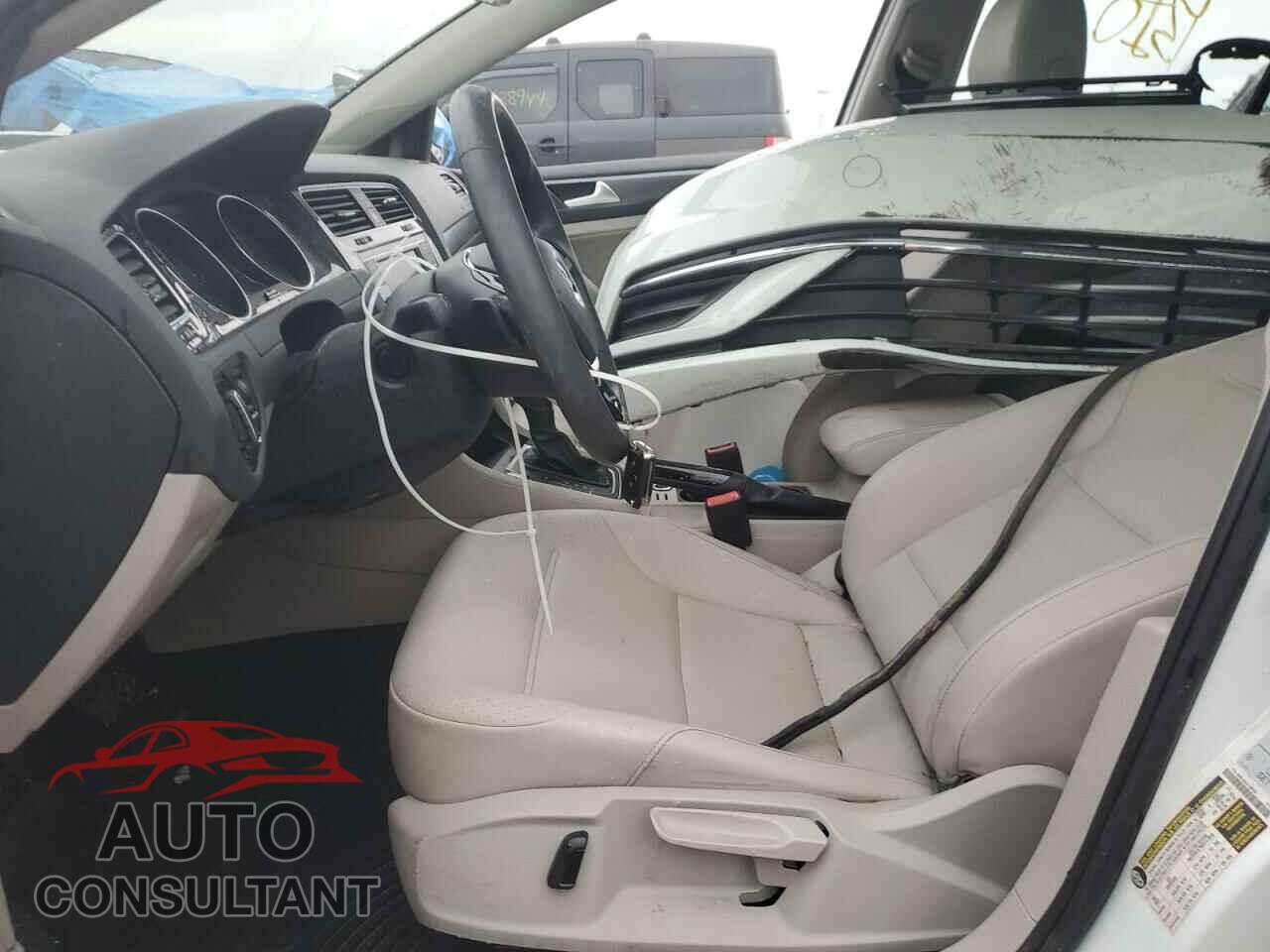 VOLKSWAGEN GOLF 2020 - 3VWG57AUXLM007594