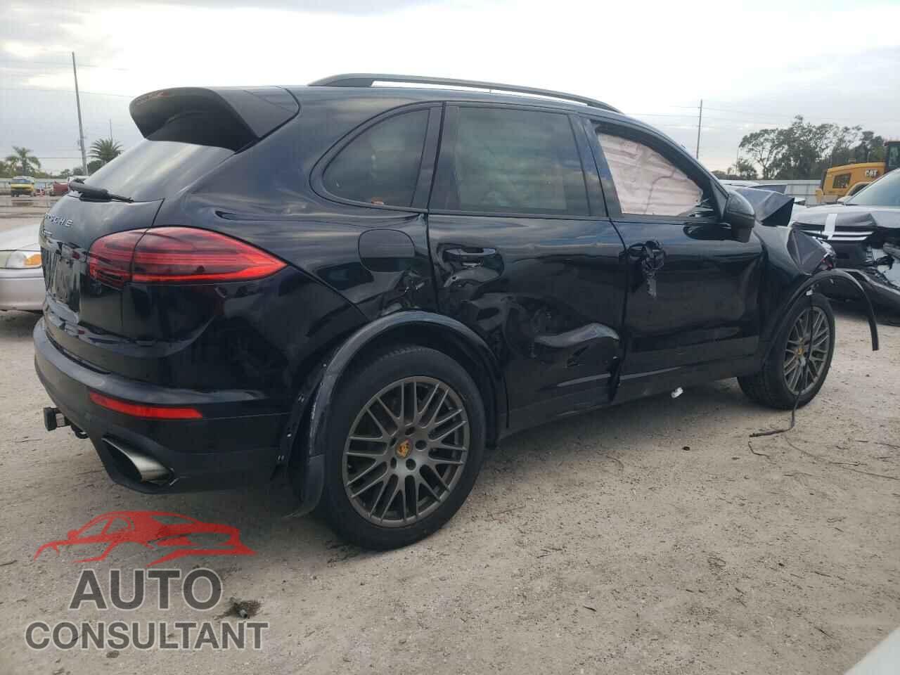 PORSCHE CAYENNE 2018 - WP1AA2A26JKA03812