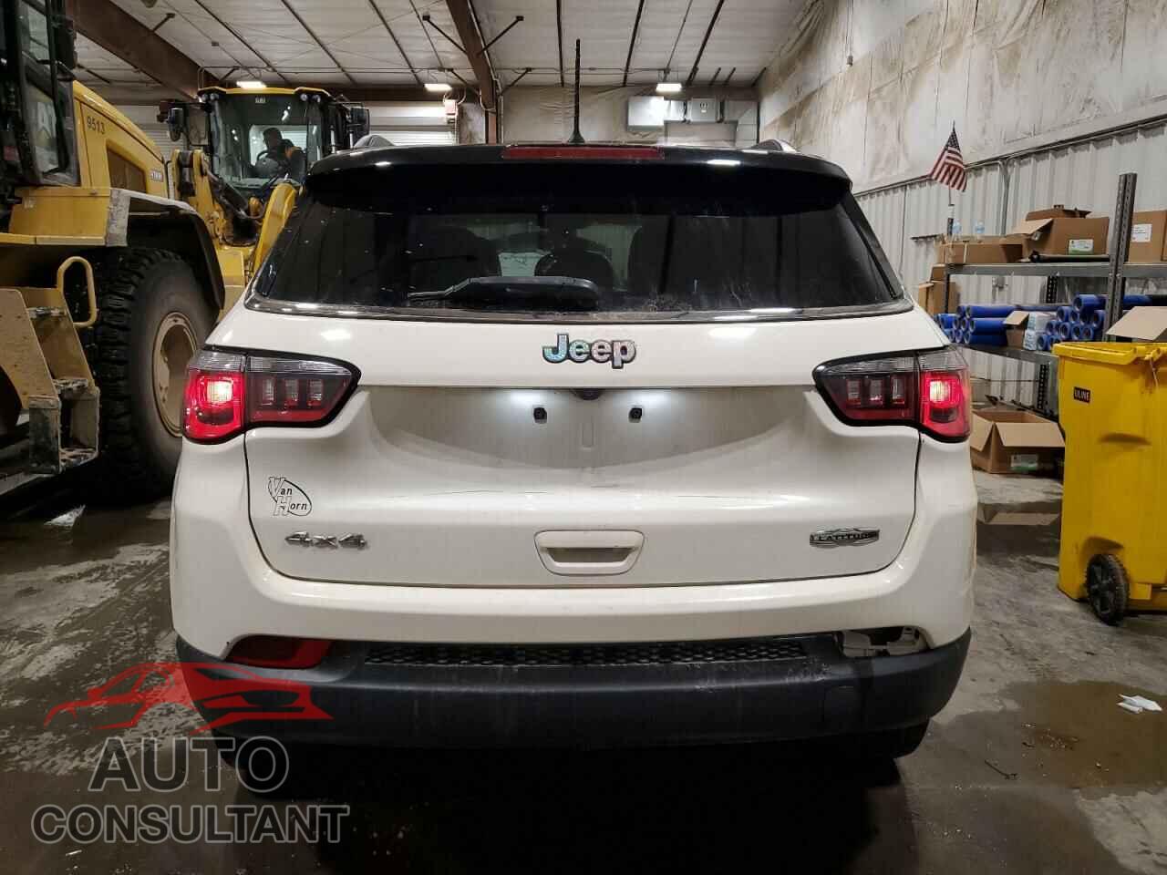 JEEP COMPASS 2018 - 3C4NJDBB8JT192670