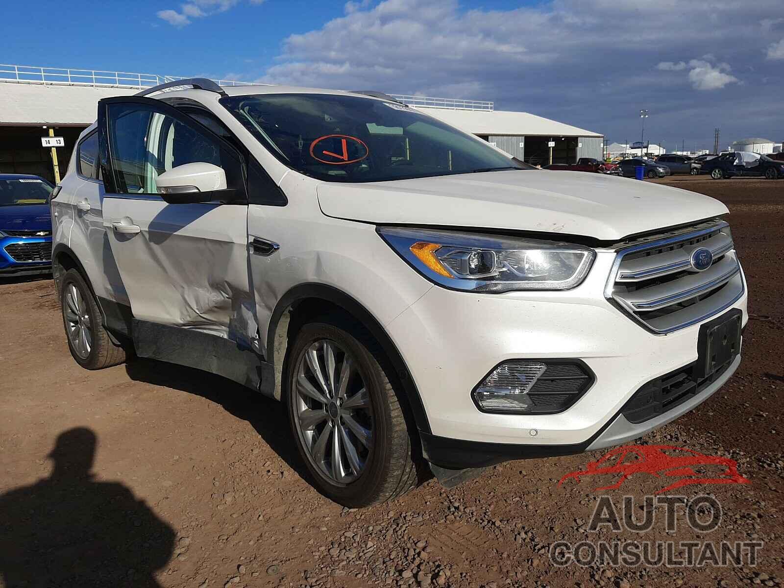 FORD ESCAPE 2018 - 1FMCU9J98JUA99711