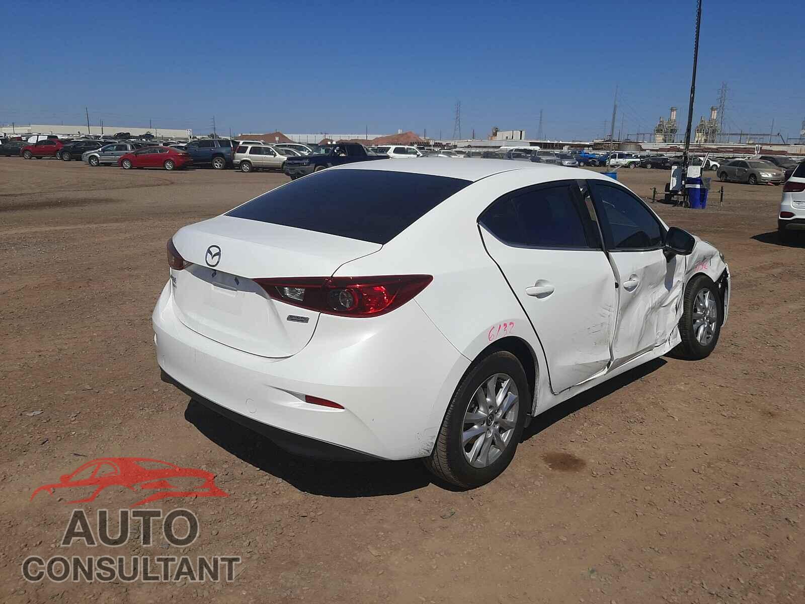 MAZDA 3 2018 - 3MZBN1U76JM160886