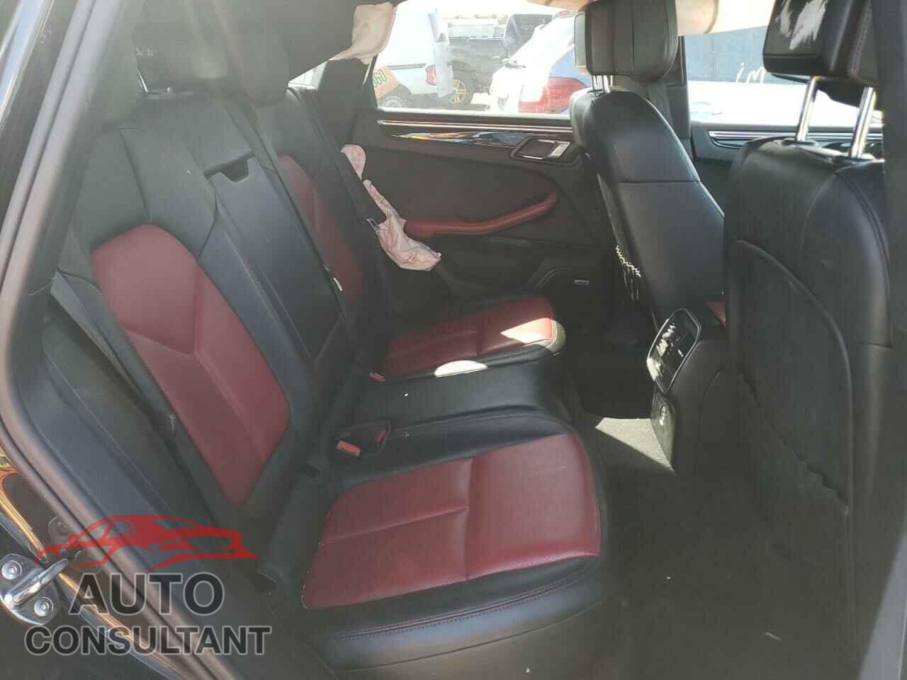 PORSCHE MACAN 2018 - WP1AA2A56JLB00318