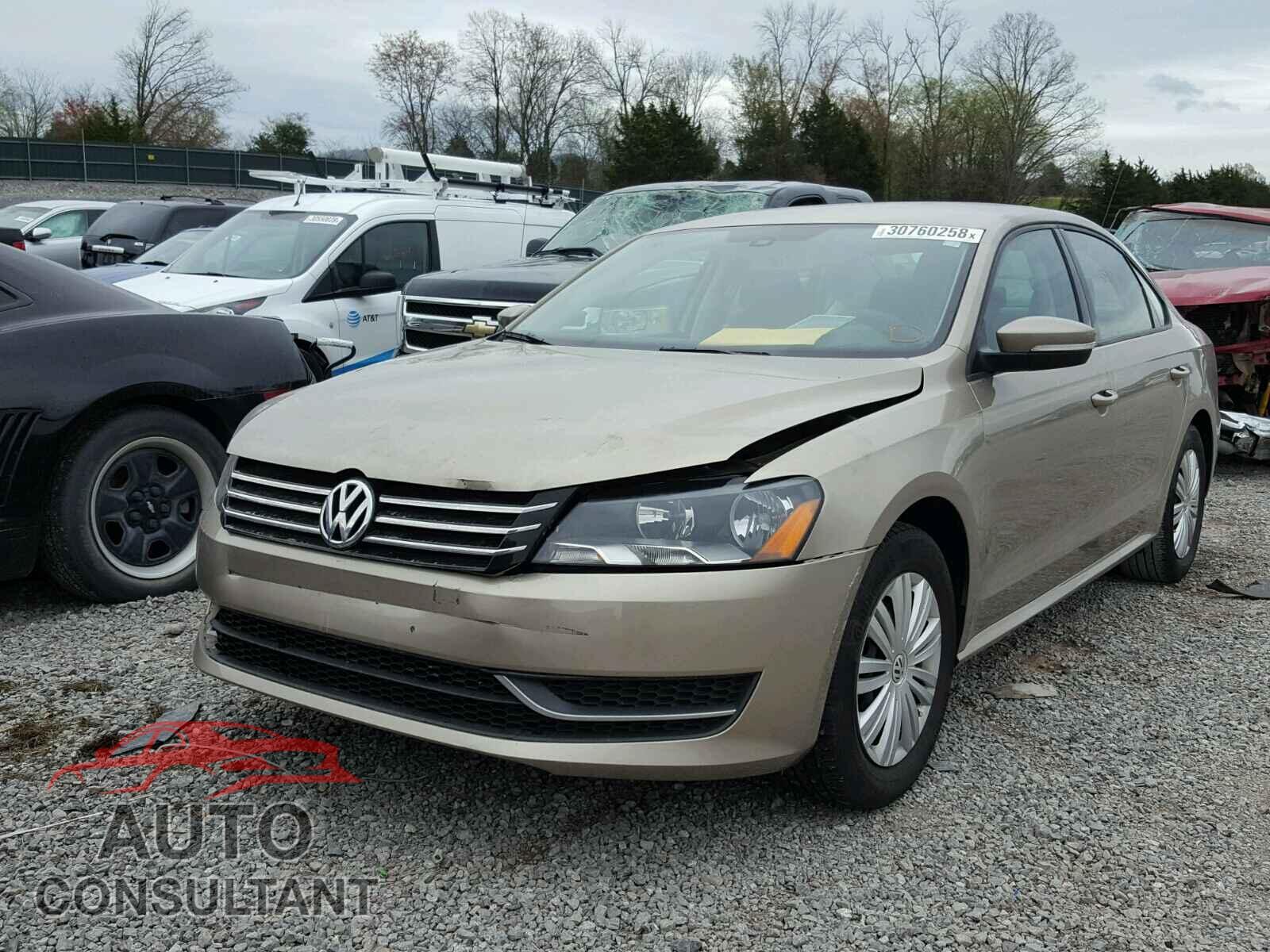 VOLKSWAGEN PASSAT 2015 - 1VWAT7A38FC038027
