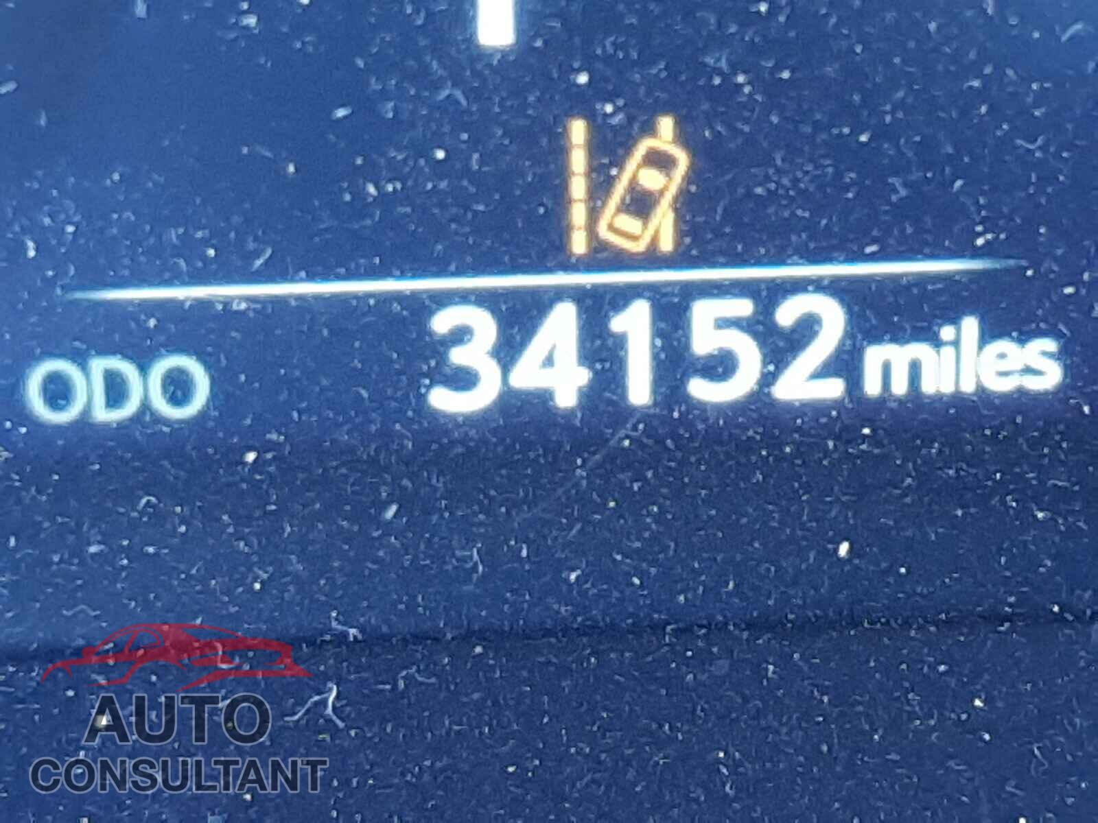 LEXUS IS 2017 - JTHBA1D29H5042428