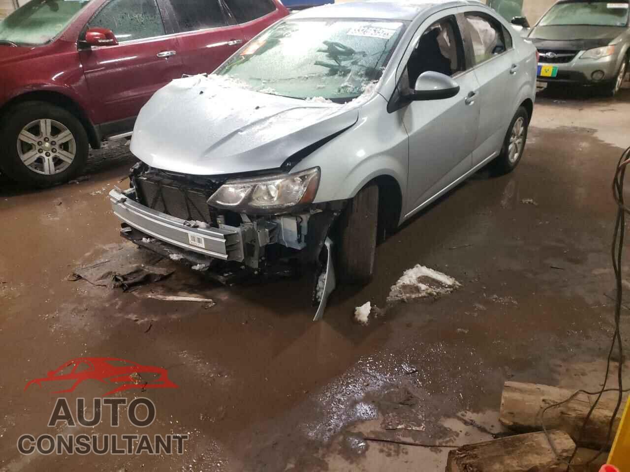 CHEVROLET SONIC 2018 - 1G1JD5SG8J4122995