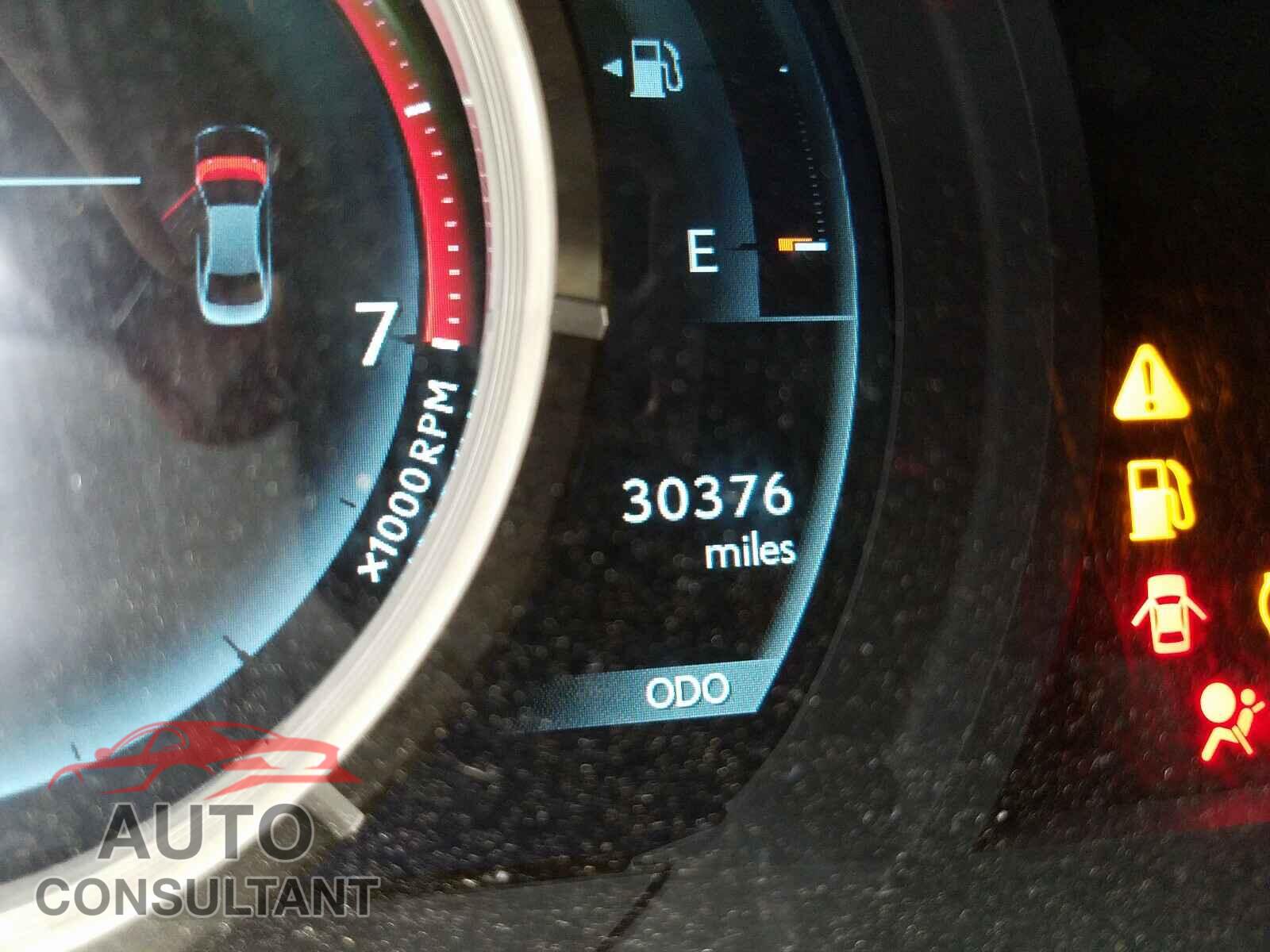 LEXUS IS 2017 - JTHBA1D22H5059426