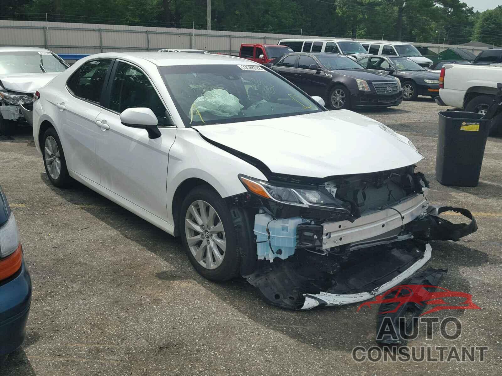 TOYOTA CAMRY 2018 - 4T1B11HK7JU561836