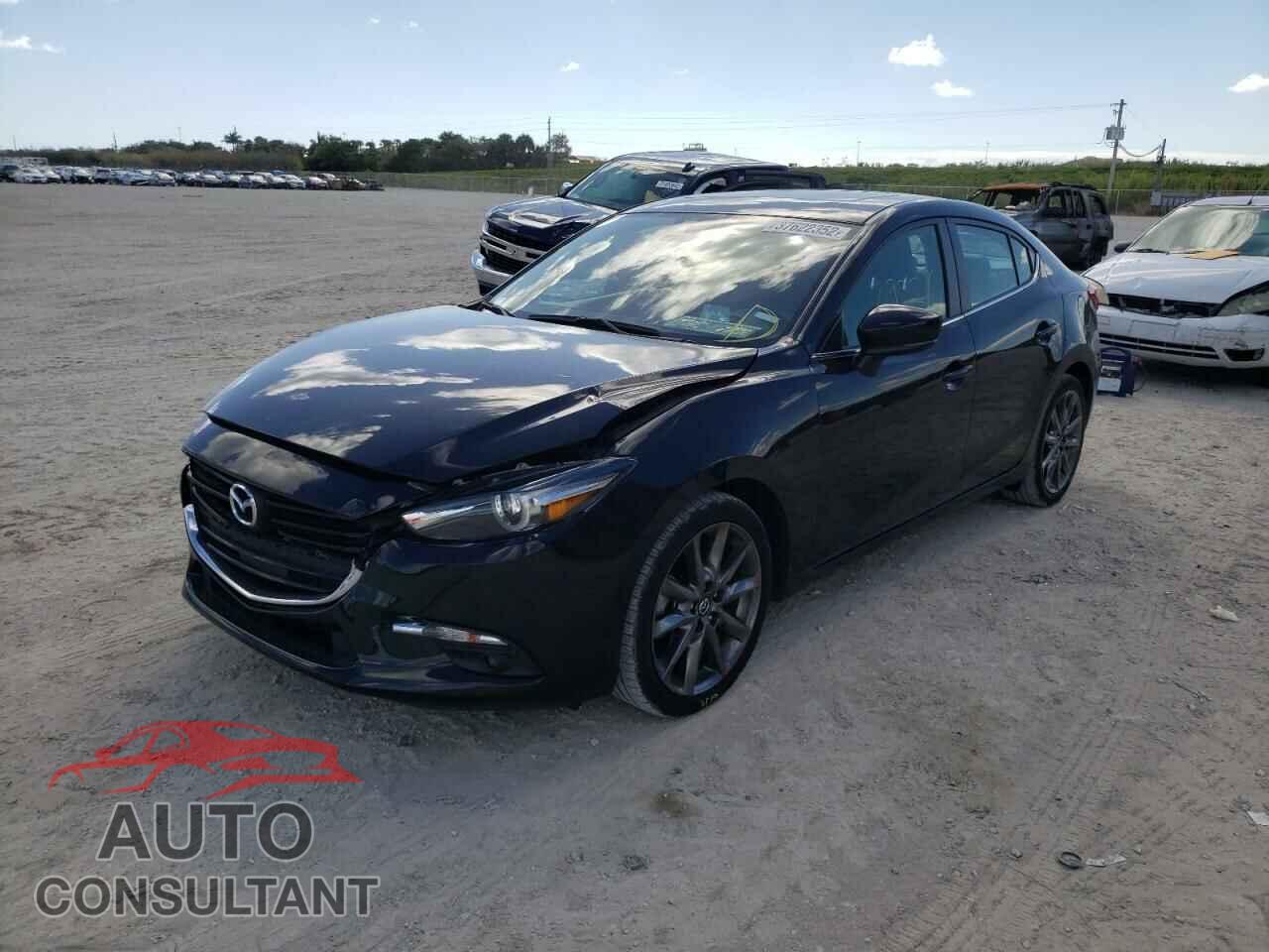 MAZDA 3 2018 - 3MZBN1W3XJM216175