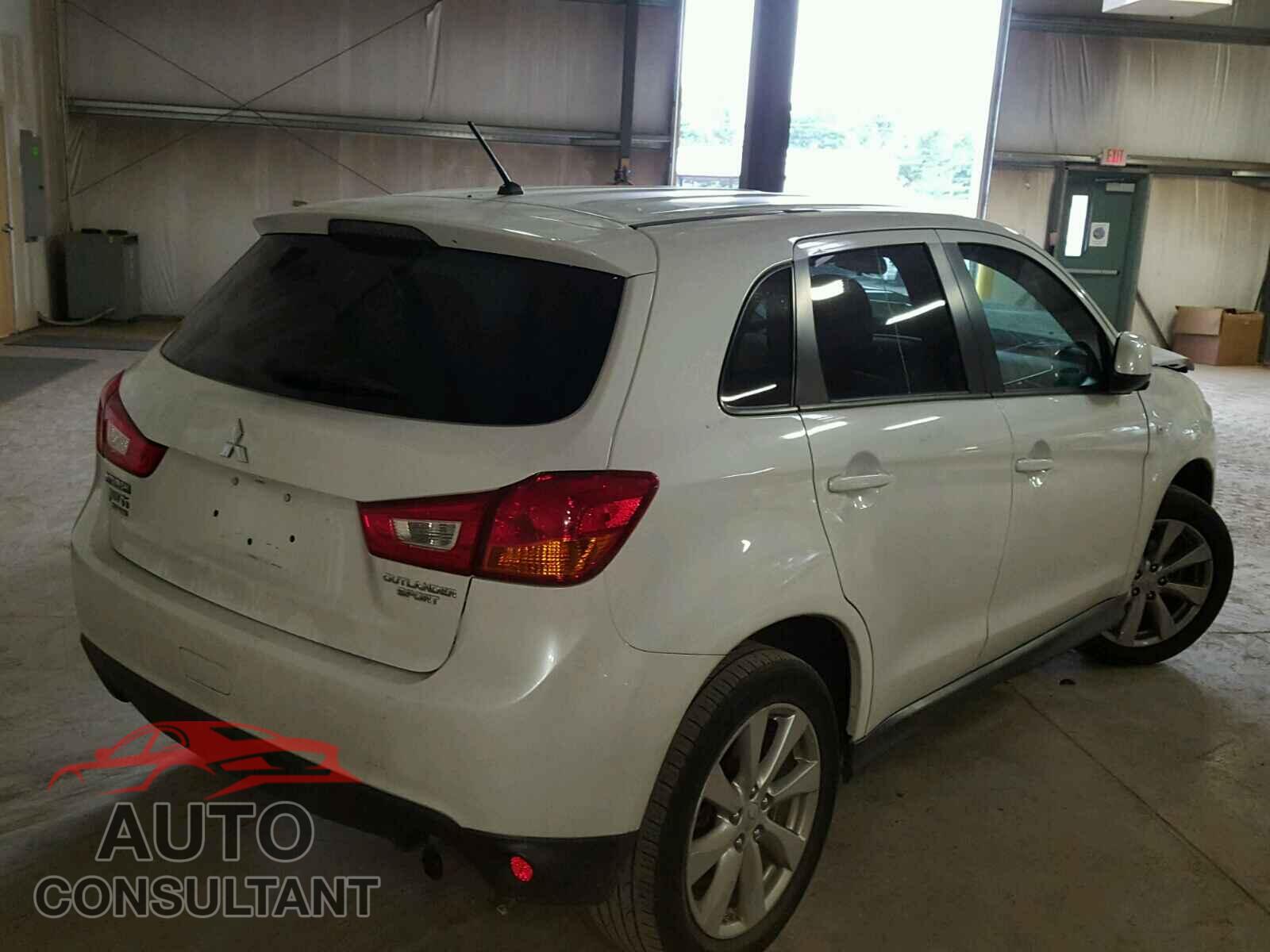 MITSUBISHI OUTLANDER 2015 - 4A4AP3AU6FE044558