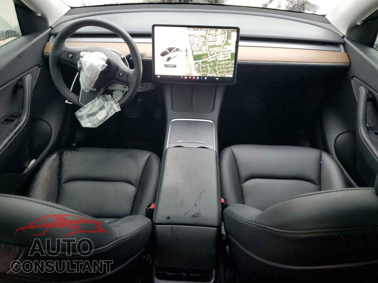 TESLA MODEL Y 2021 - 5YJYGAEE3MF136719