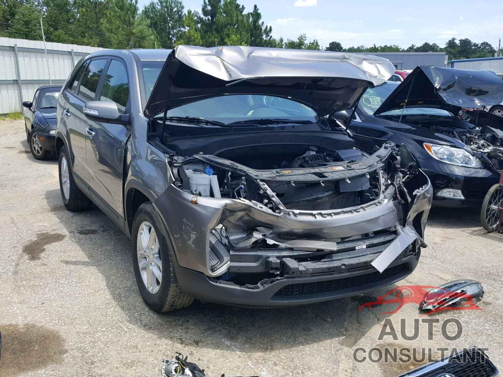 KIA SORENTO LX 2015 - 5XYKT3A60FG660904