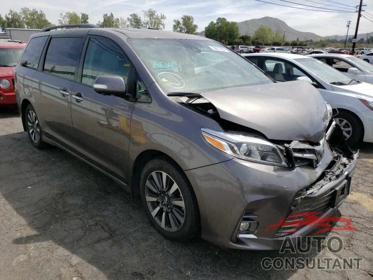 TOYOTA SIENNA 2018 - 5TDYZ3DC5JS964736