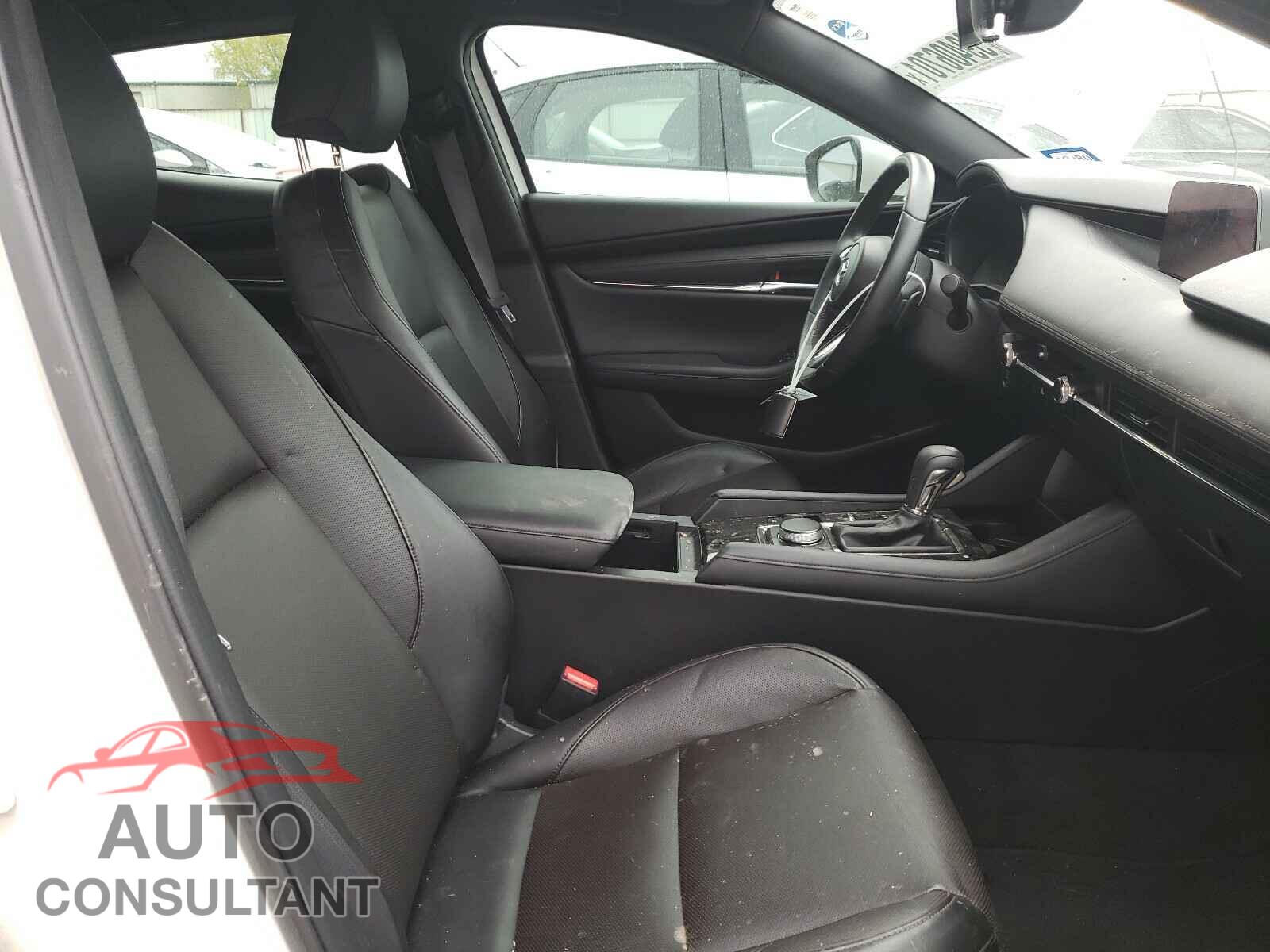 MAZDA 3 2019 - JM1BPANM4K1115607