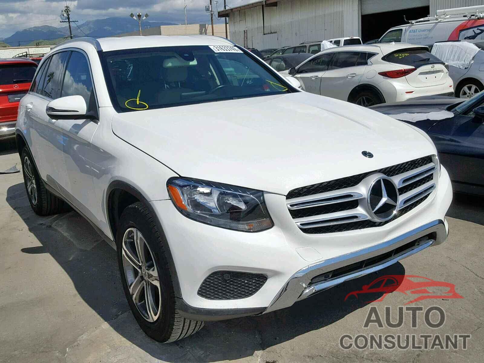MERCEDES-BENZ GLC 300 2018 - 3N1CN7AP5HK471913