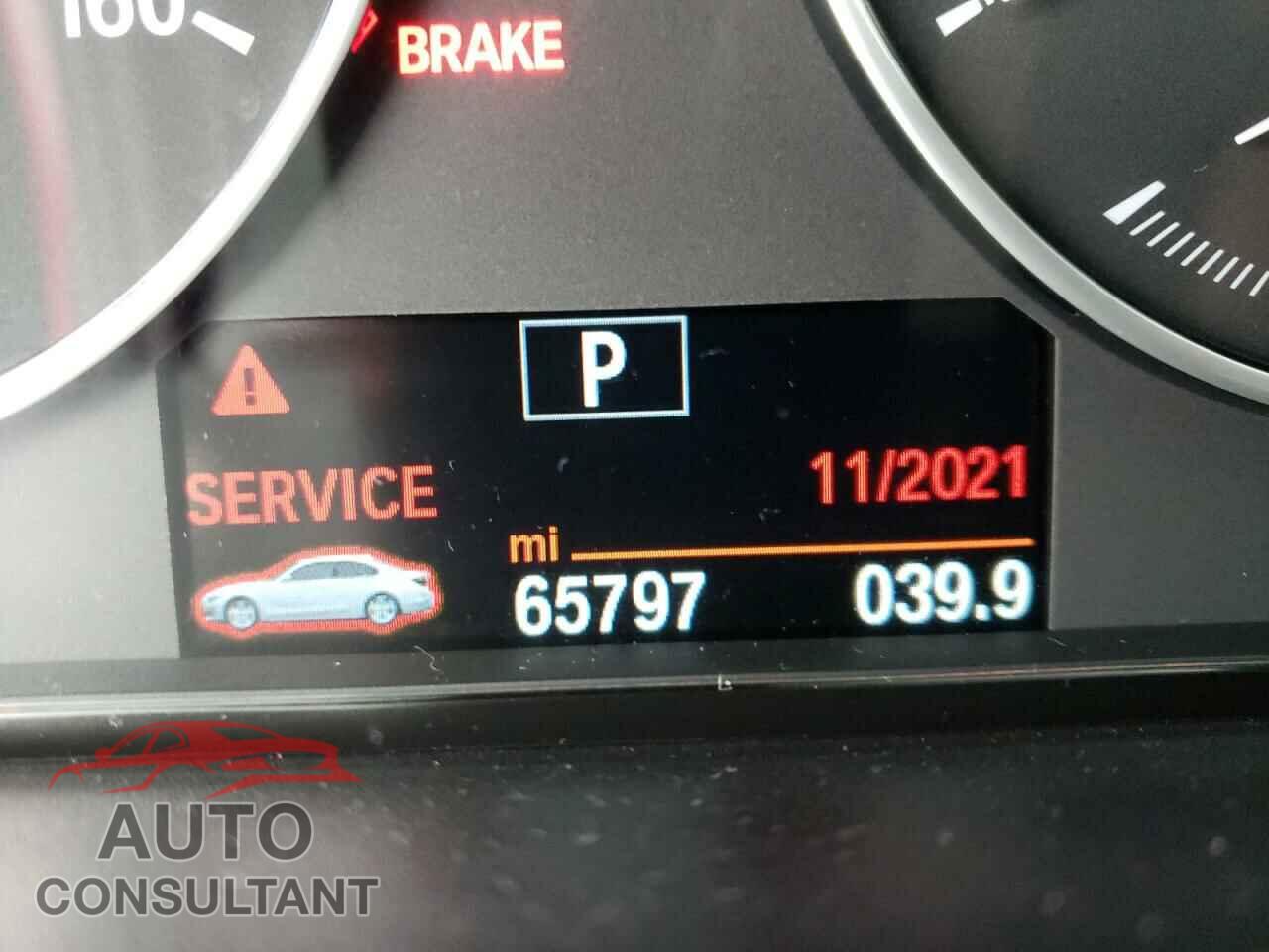 BMW 3 SERIES 2016 - WBA8E5G55GNU20298