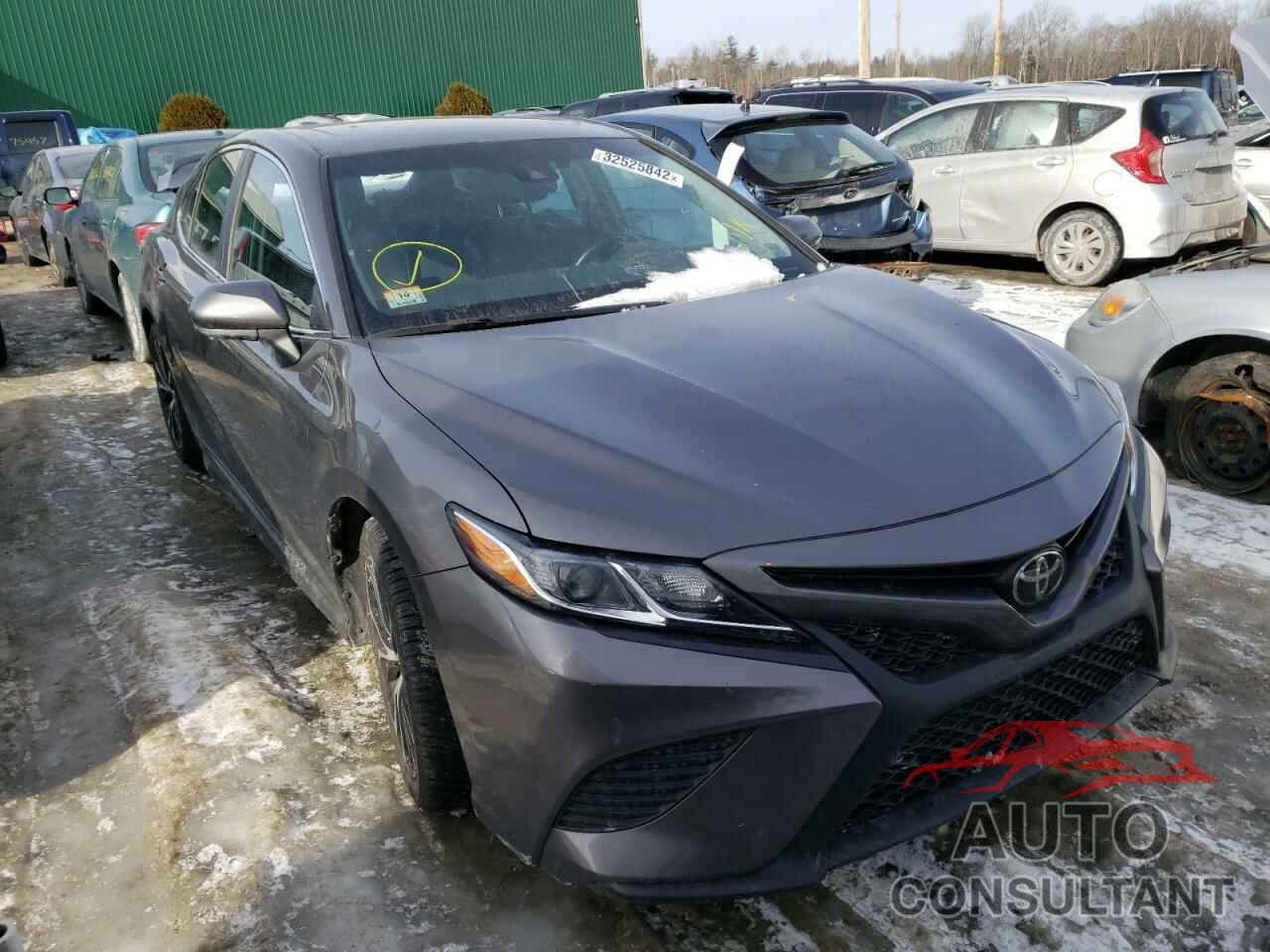 TOYOTA CAMRY 2018 - 4T1B11HK4JU585365