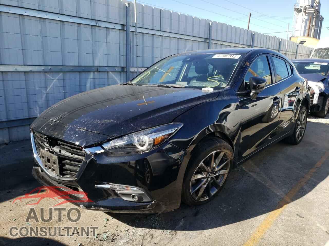 MAZDA 3 2018 - 3MZBN1M31JM266563