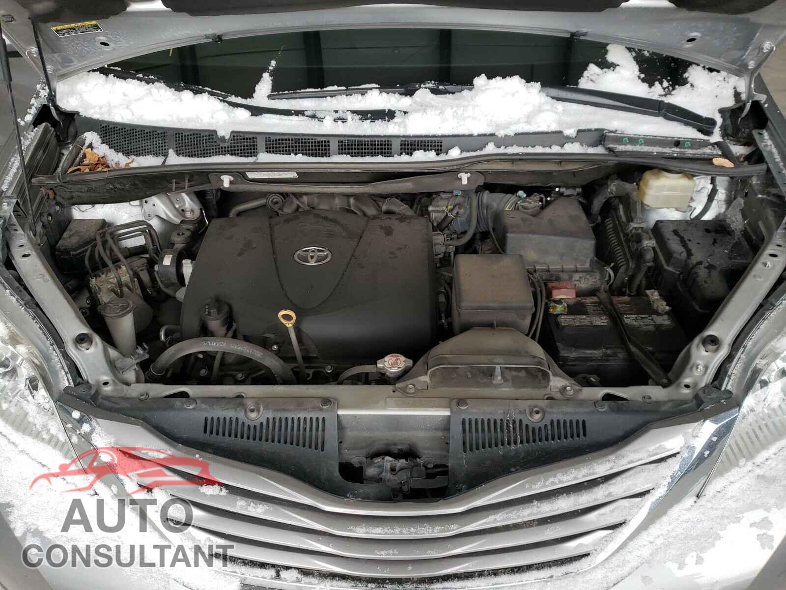 TOYOTA SIENNA 2017 - 5TDYZ3DC5HS856496