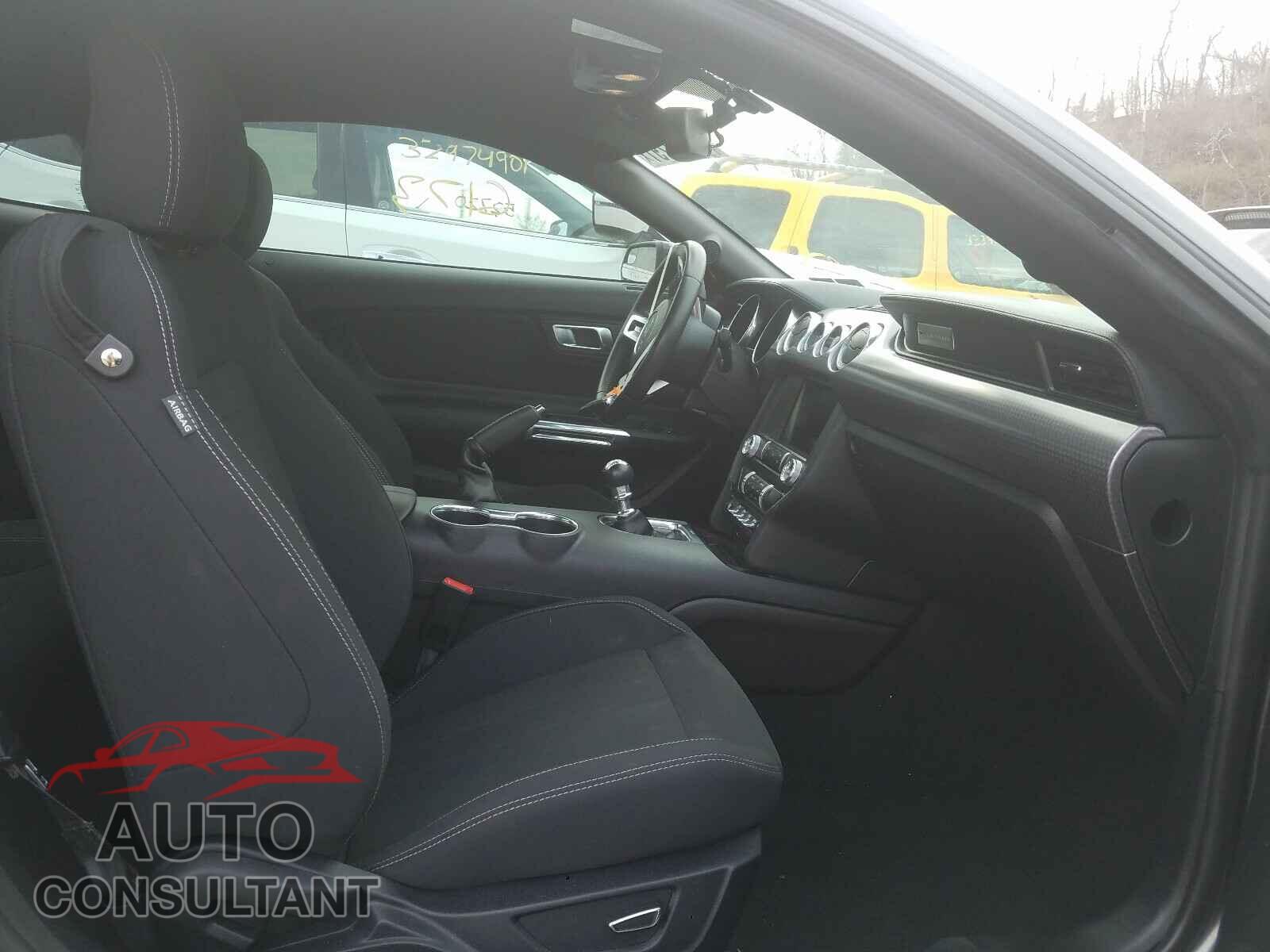 FORD MUSTANG 2019 - 1FA6P8CF9K5167716