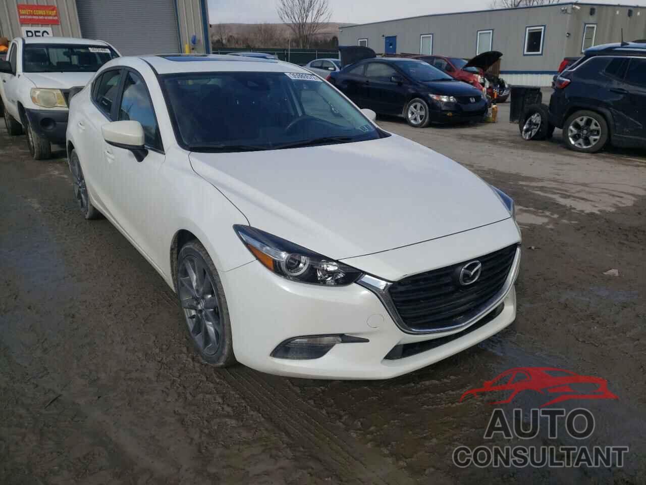 MAZDA 3 2018 - 3MZBN1V32JM187658