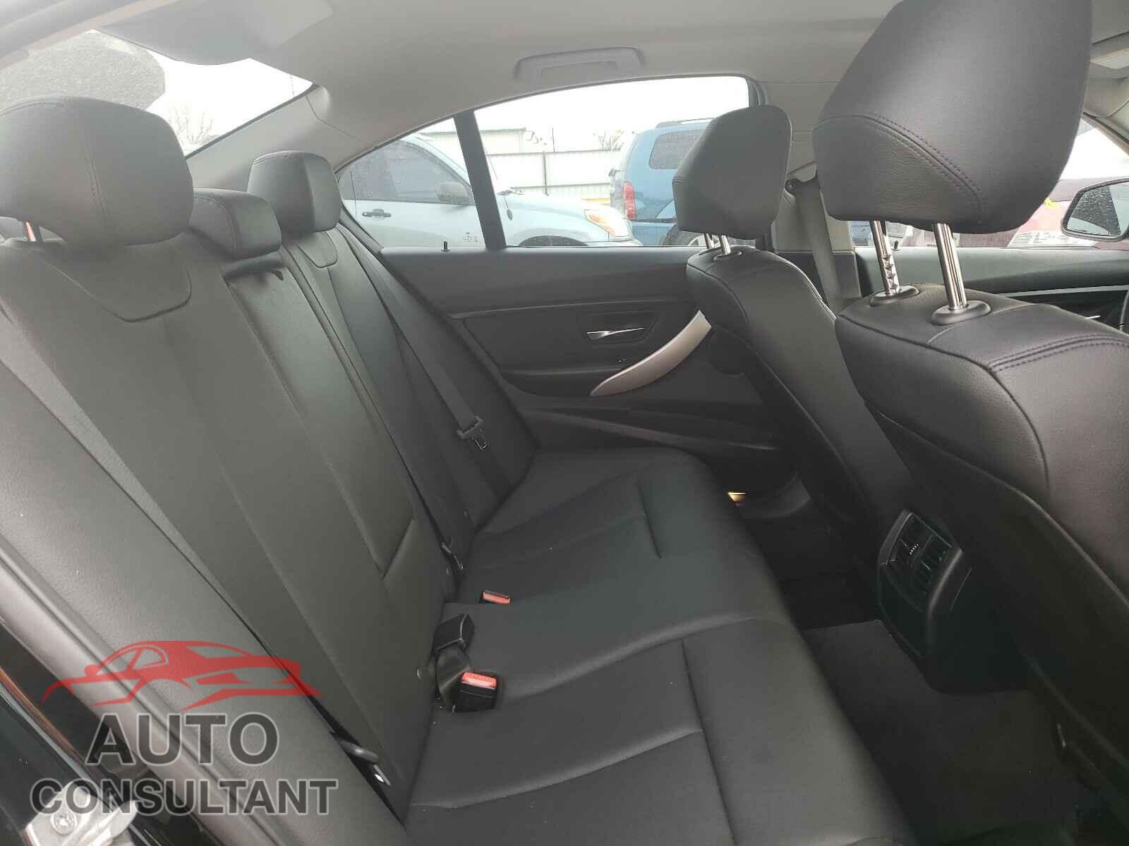 BMW 3 SERIES 2016 - WBA8E1G58GNU12415