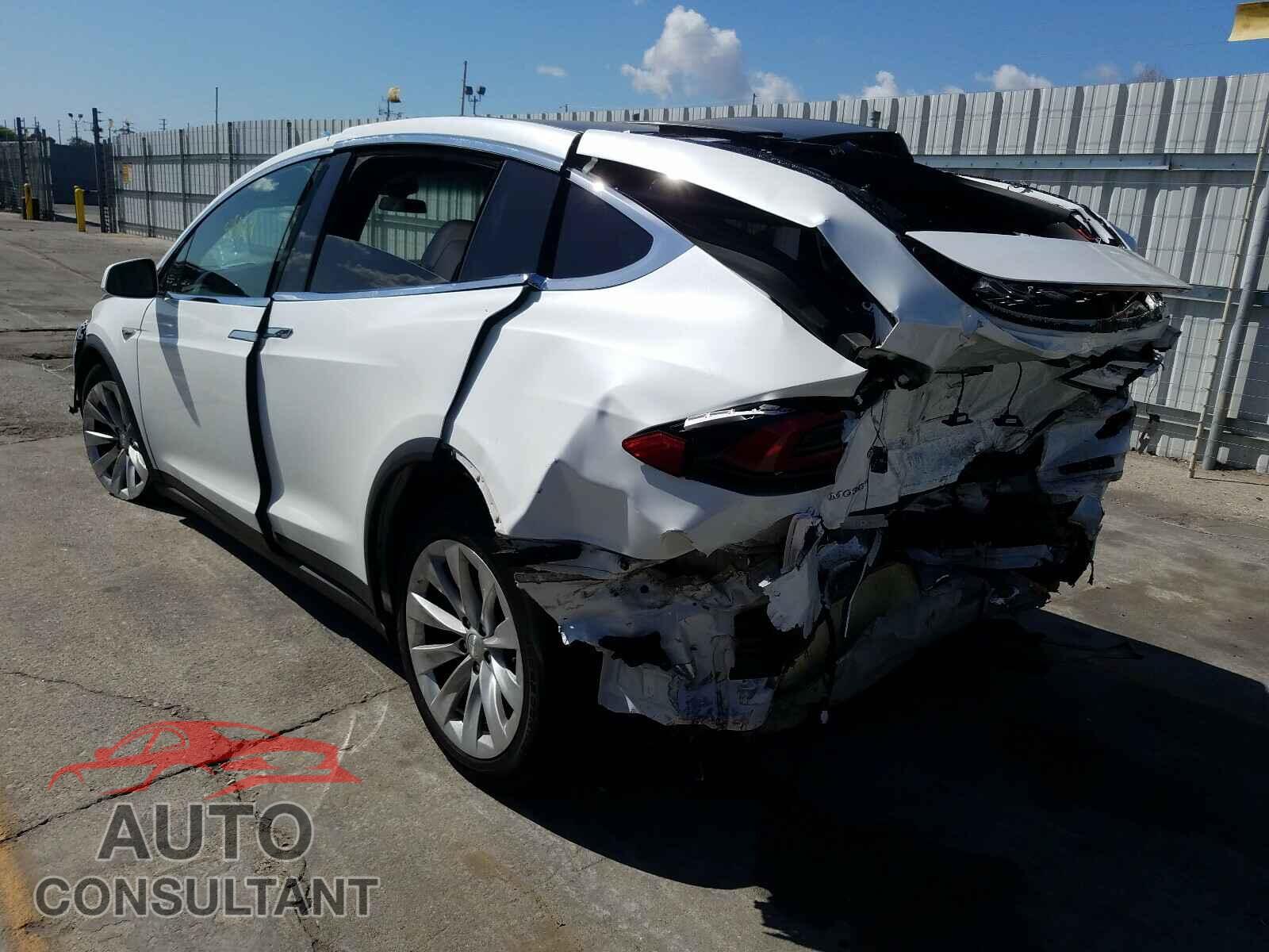 TESLA MODEL X 2016 - 5YJXCBE42GFS00595