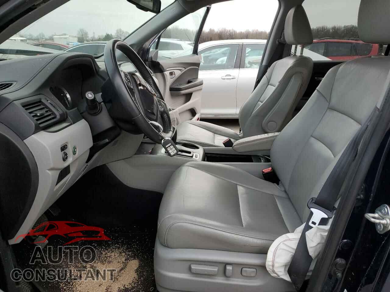 HONDA PILOT 2017 - 5FNYF6H57HB024202