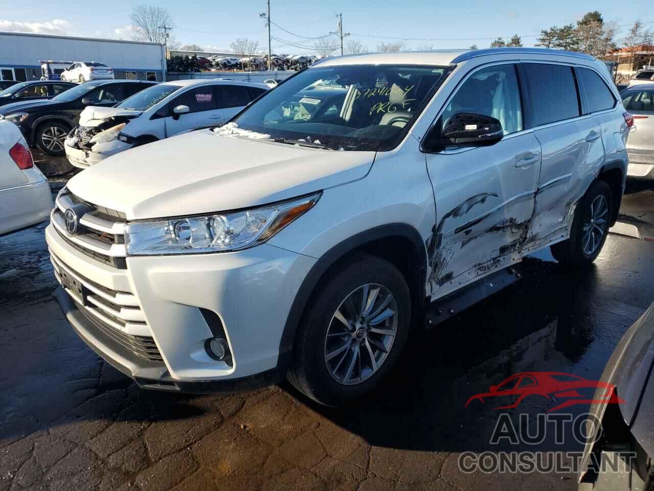 TOYOTA HIGHLANDER 2019 - 5TDJZRFH4KS724768