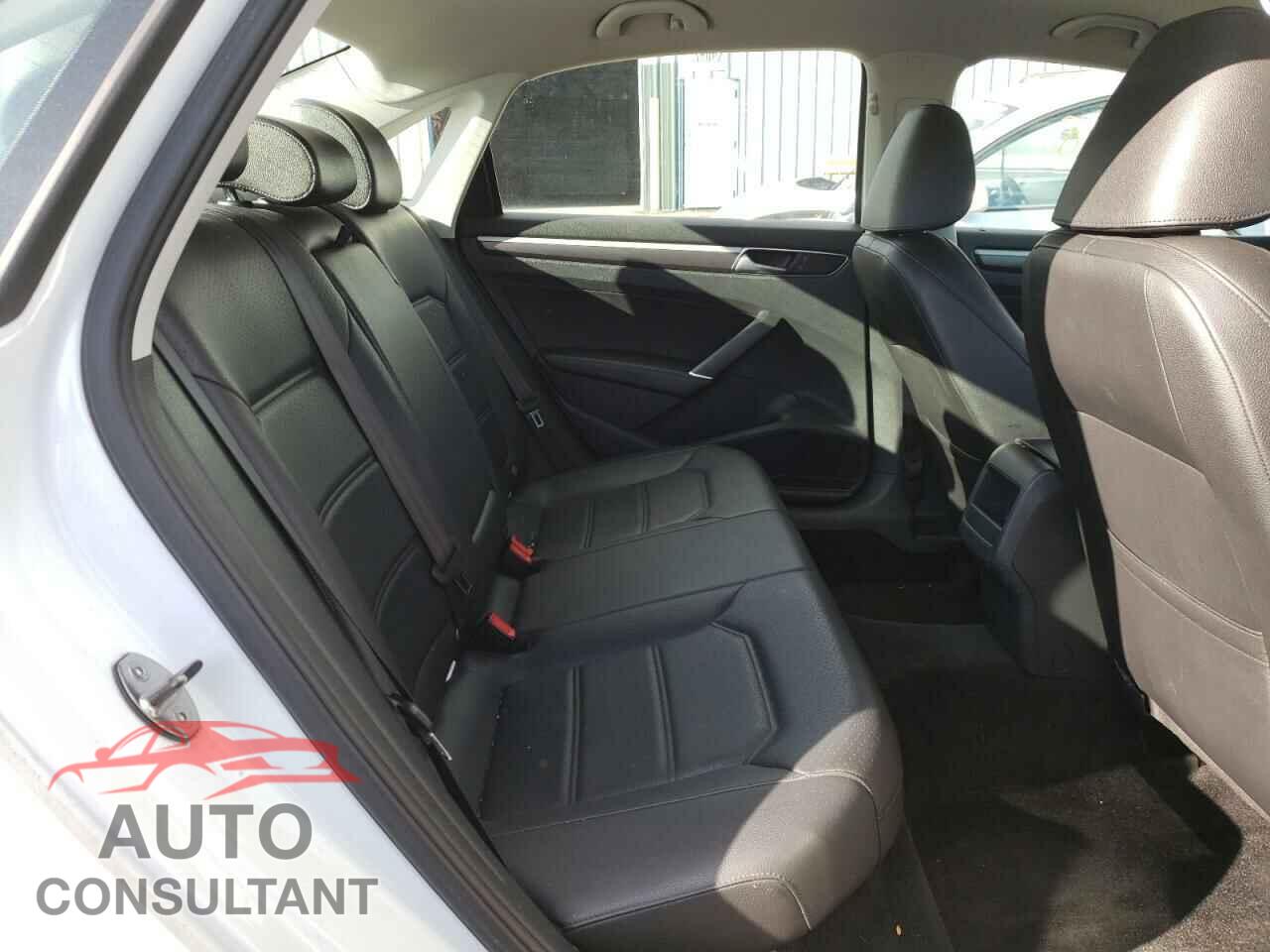 VOLKSWAGEN PASSAT 2016 - 1VWAT7A35GC041064